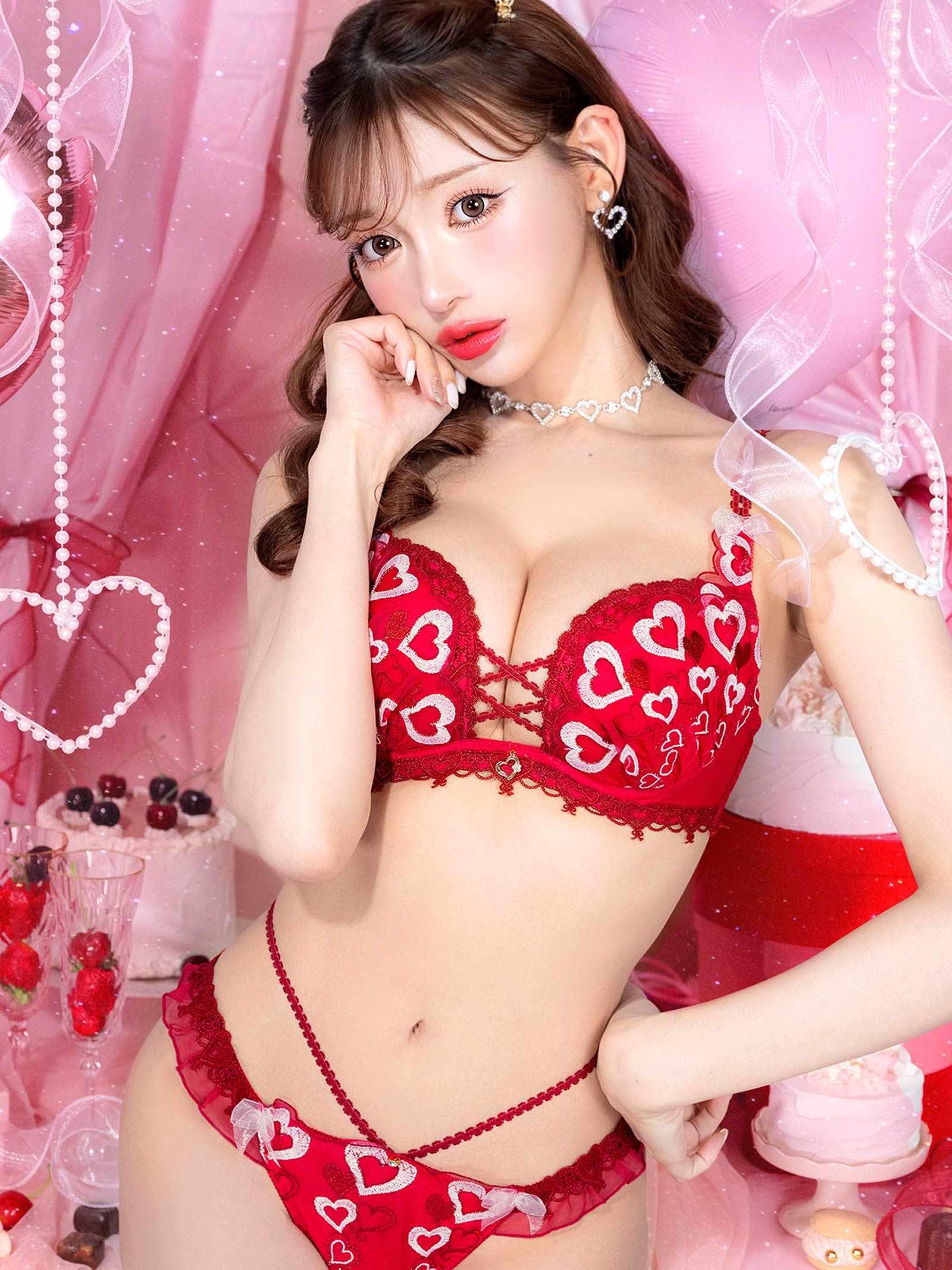 【明日花キララプロデュース/WhipBunny】Melty Twinkle Heart Bra&T-back/CUTIERED メルティトゥインクルハートブラ&Tバック/キューティレッド - 【公式】247Lingerie