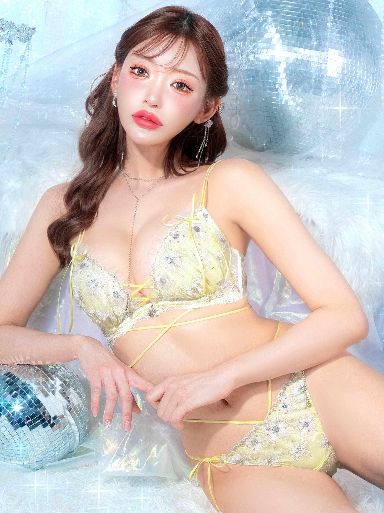 【明日花キララプロデュース/WhipBunny】Aurora Shine Sequin Bra&Shorts / オーロラシャインスパンコールブラ&ショーツ
