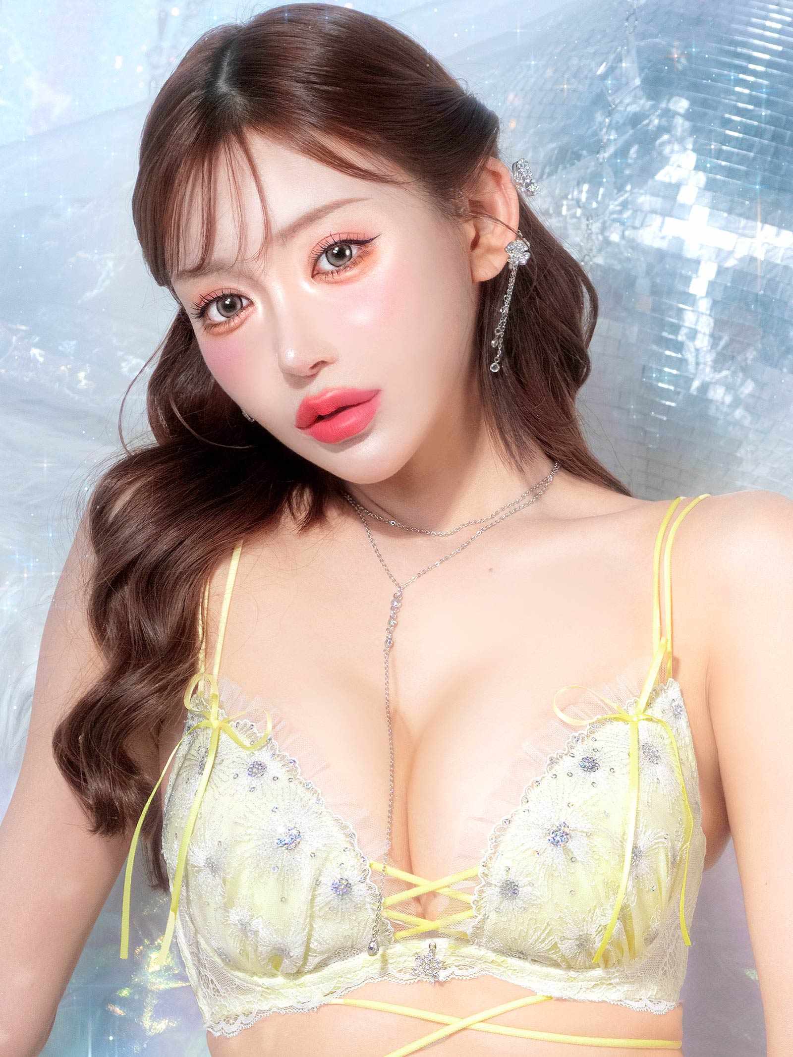 【明日花キララプロデュース/WhipBunny】Aurora Shine Sequin Bra&T-back / オーロラシャインスパンコールブラ&Tバック