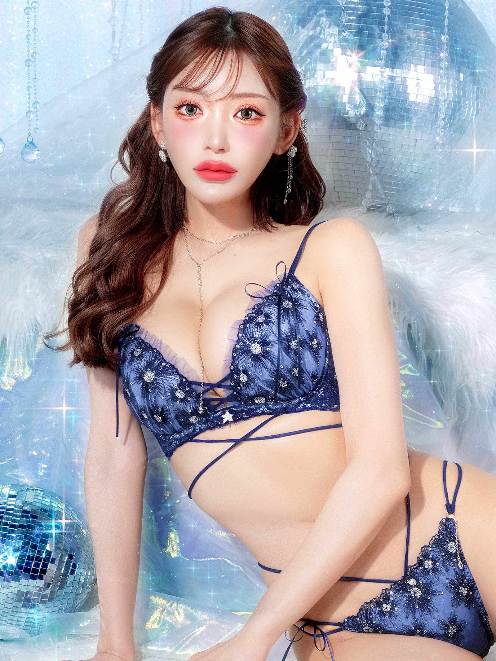 【明日花キララプロデュース/WhipBunny】Aurora Shine Sequin Bra&T-back / オーロラシャインスパンコールブラ&Tバック