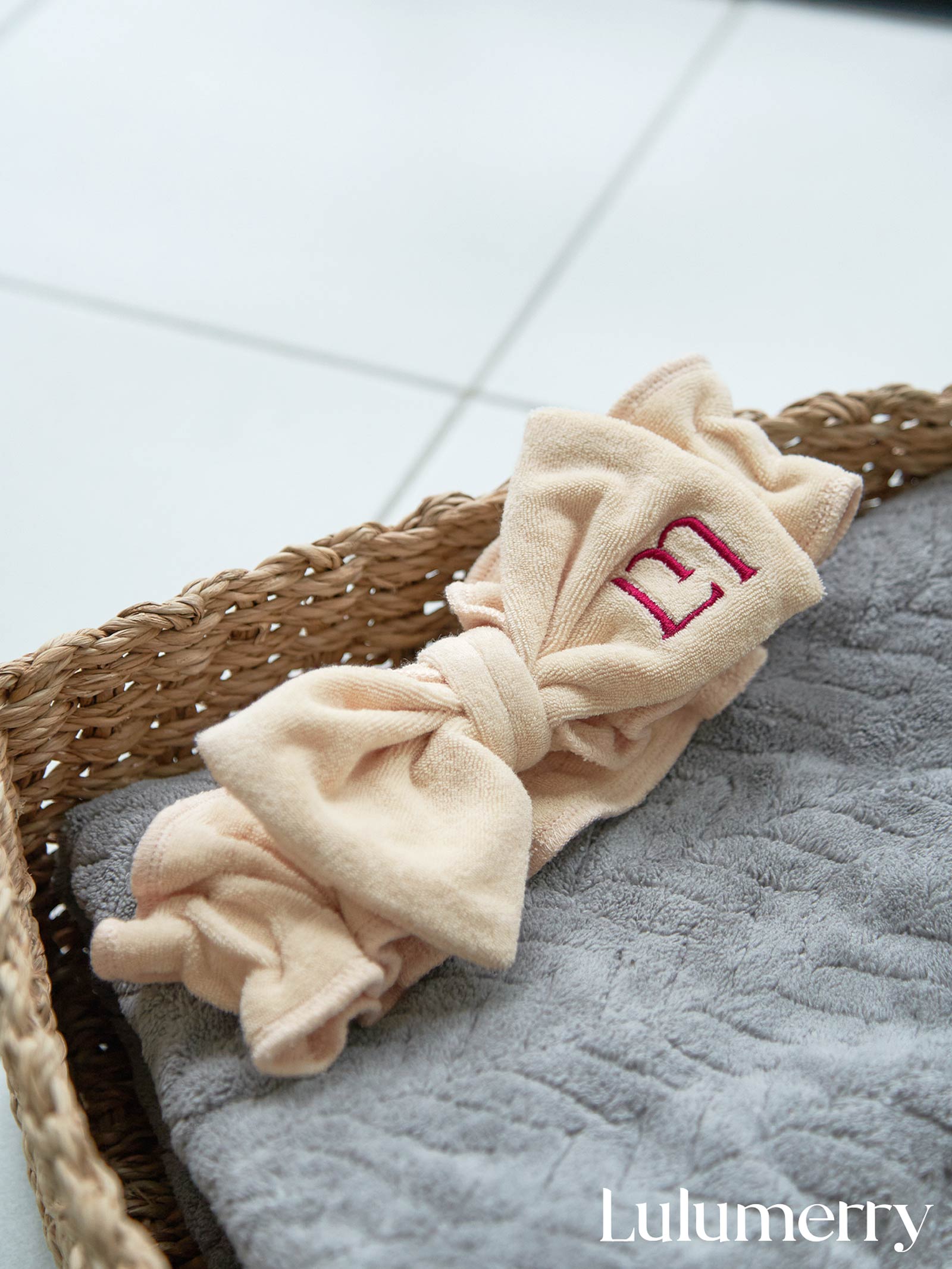 【YouTuber流那プロデュース/Lulumerry】モノグラム刺繍入りリボンヘアバンド