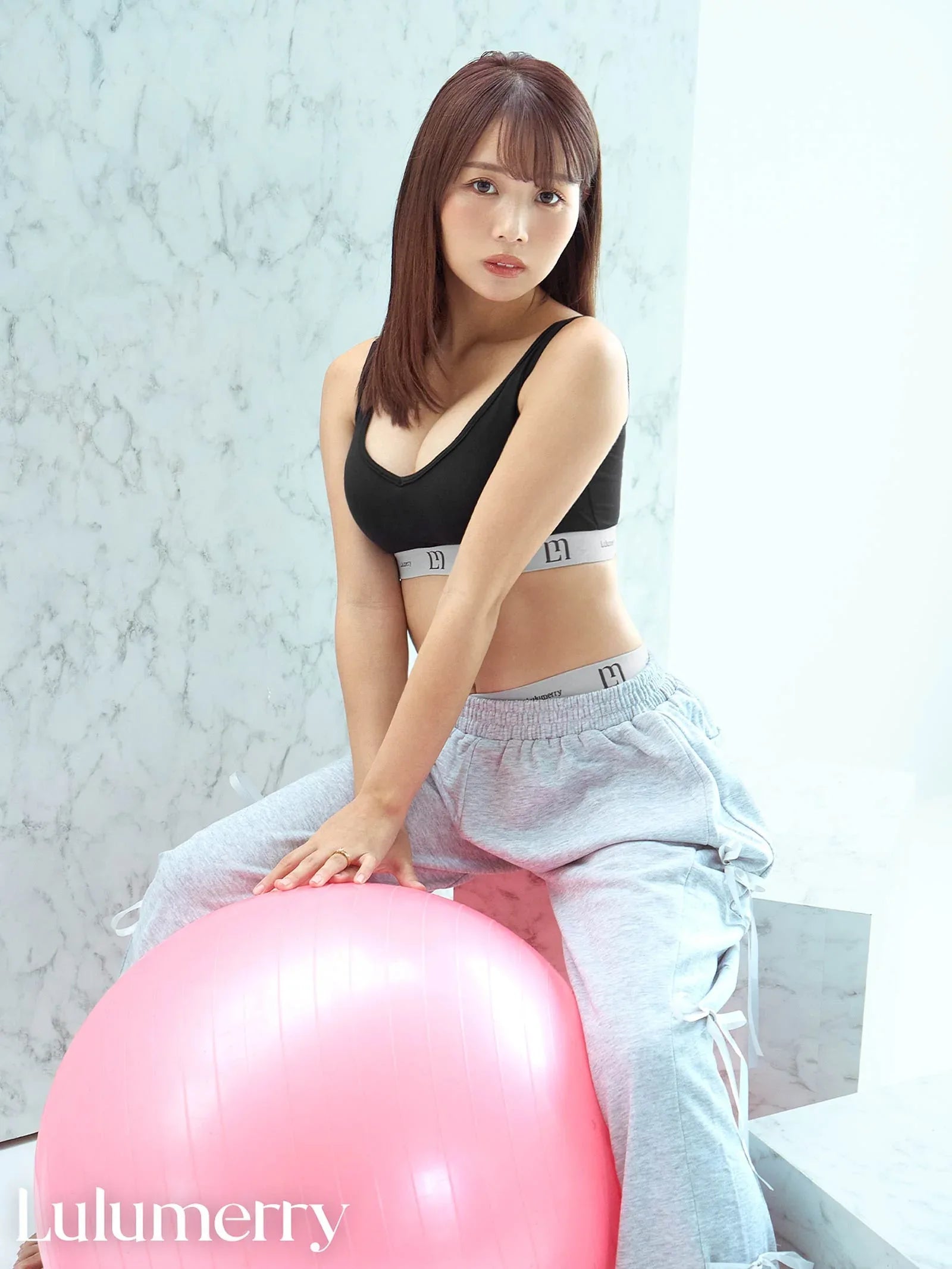 【YouTuber流那プロデュース/Lulumerry】モノグラムロゴ まんま”るな” ブラジャー&ショーツ / ブラック - 【公式】247Lingerie