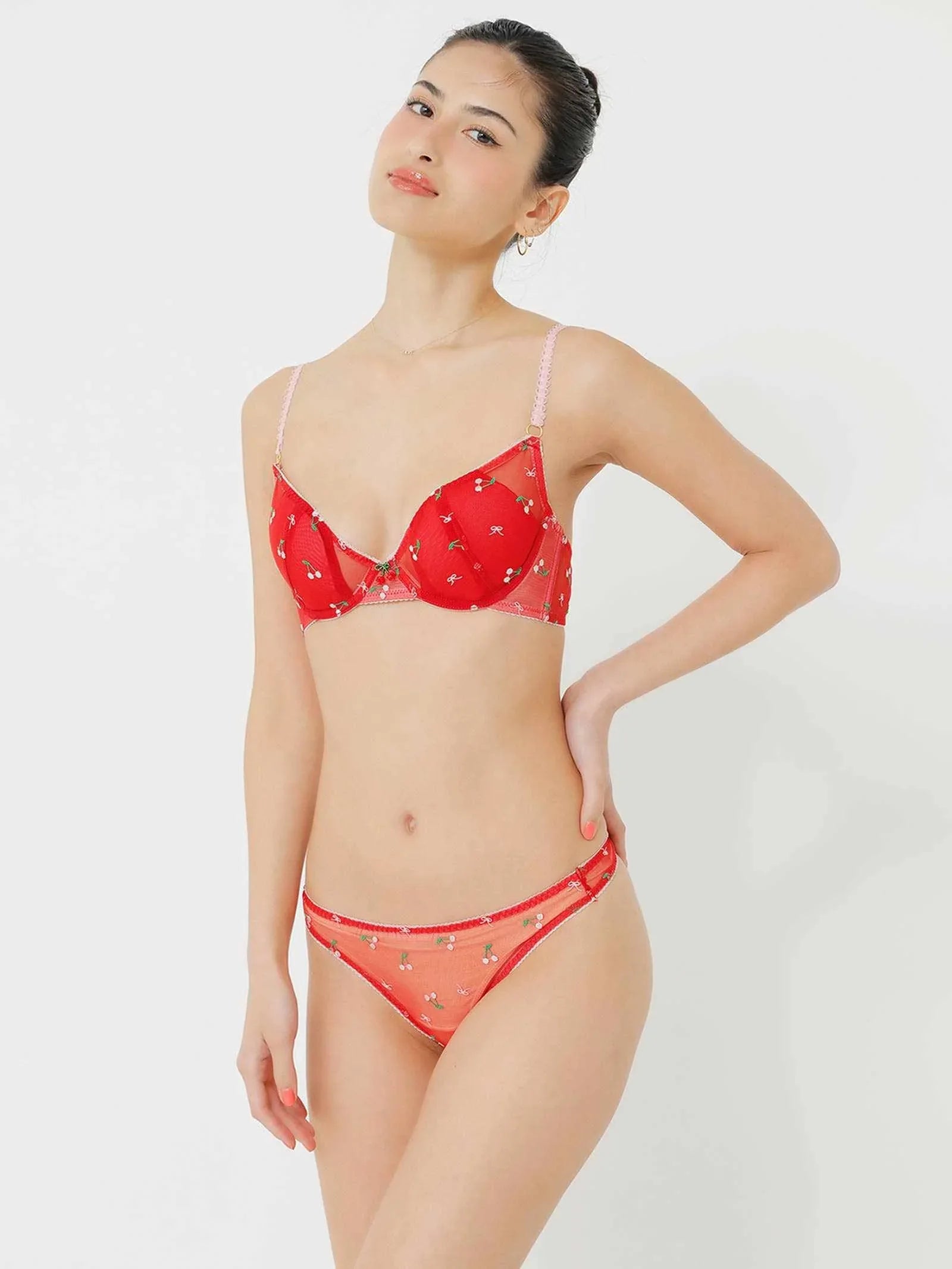 【Alisa Uenoプロデュース/awgu】CHERRY Series ブラジャー - 【公式】247Lingerie