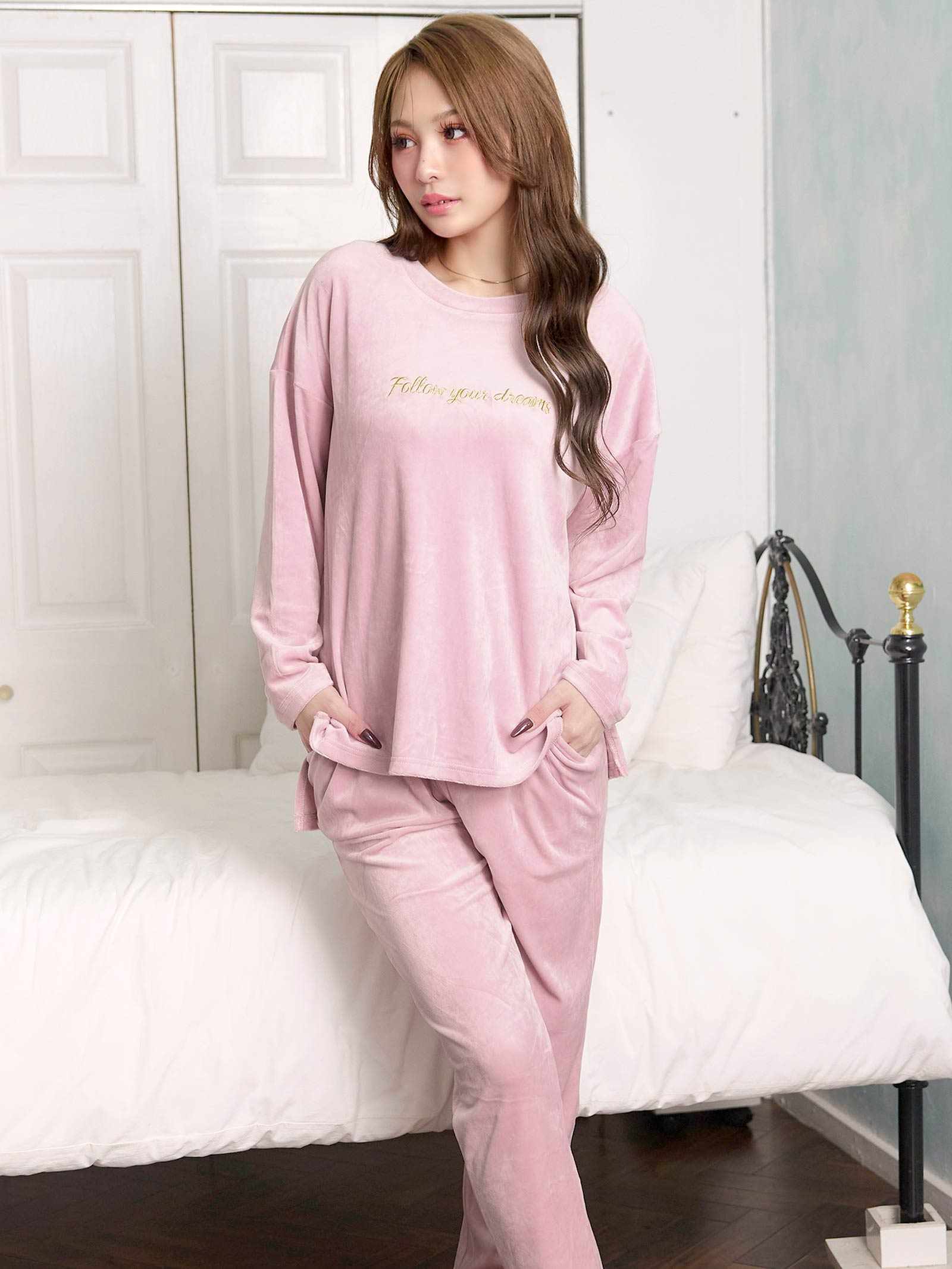 11/26新作!パールシャギーロゴトップス&ロングパンツルームウェア