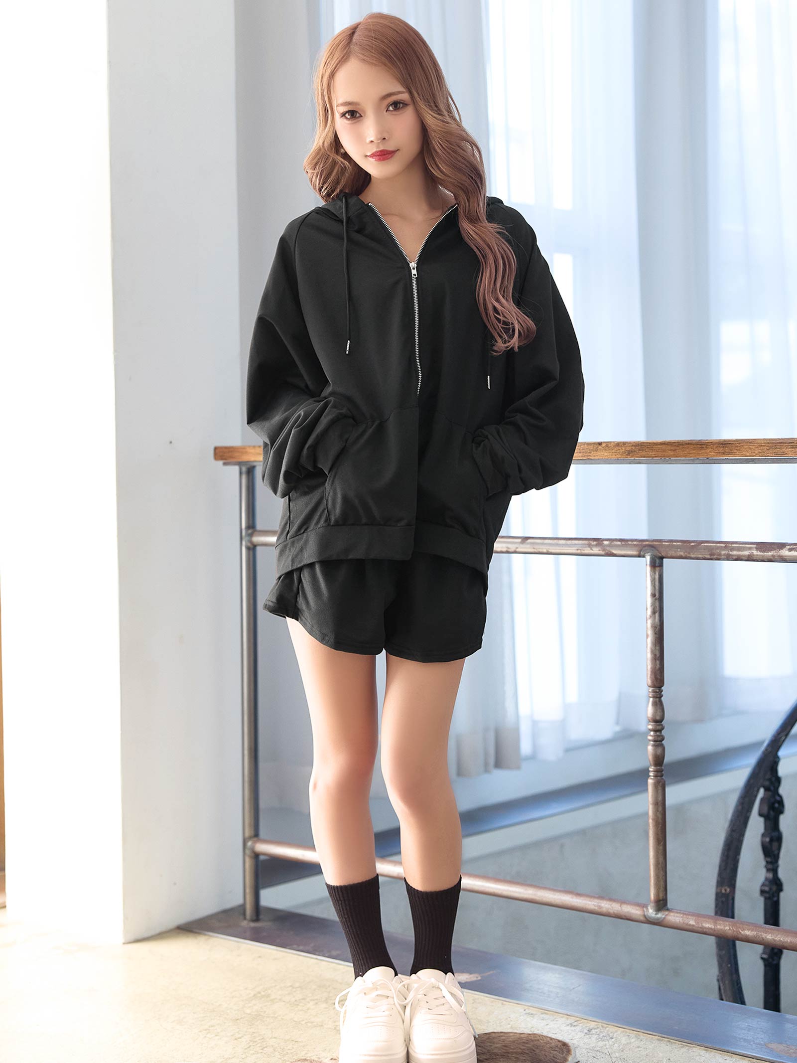 4/4新作!スウェットパーカー&キャミソール&ショートパンツルームウェア