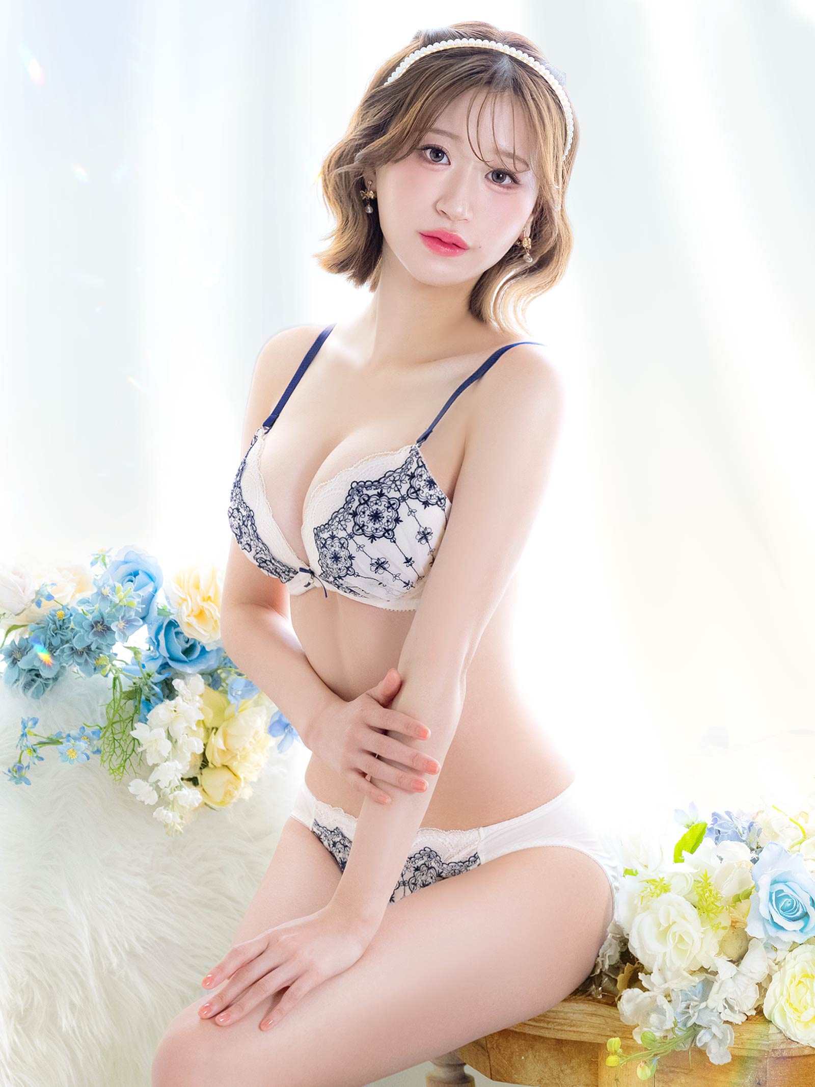 5/4新作!ノーブルエンブロイダリーレースブラジャー&フルバックショーツ