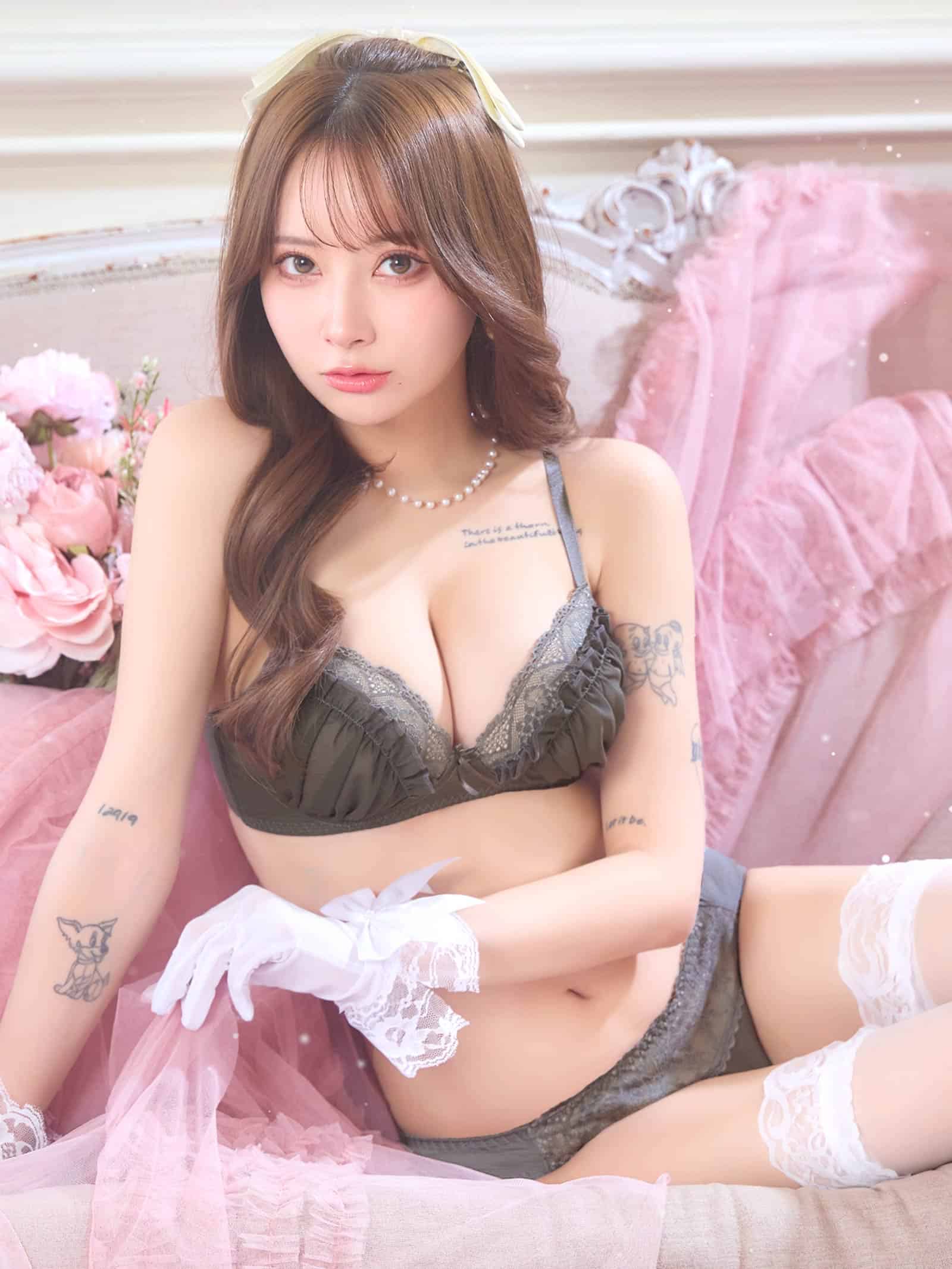 7/20新作!【ノンワイヤー】メロウレースフリルブラジャー&フルバックショーツ