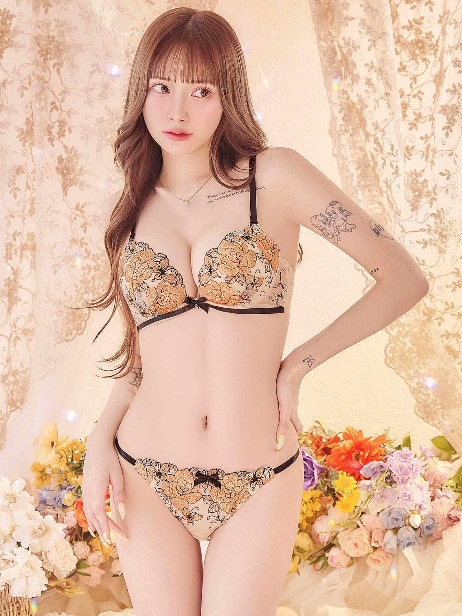 12/1新作!グラマラスローズブルームブラジャー&Tバックショーツ