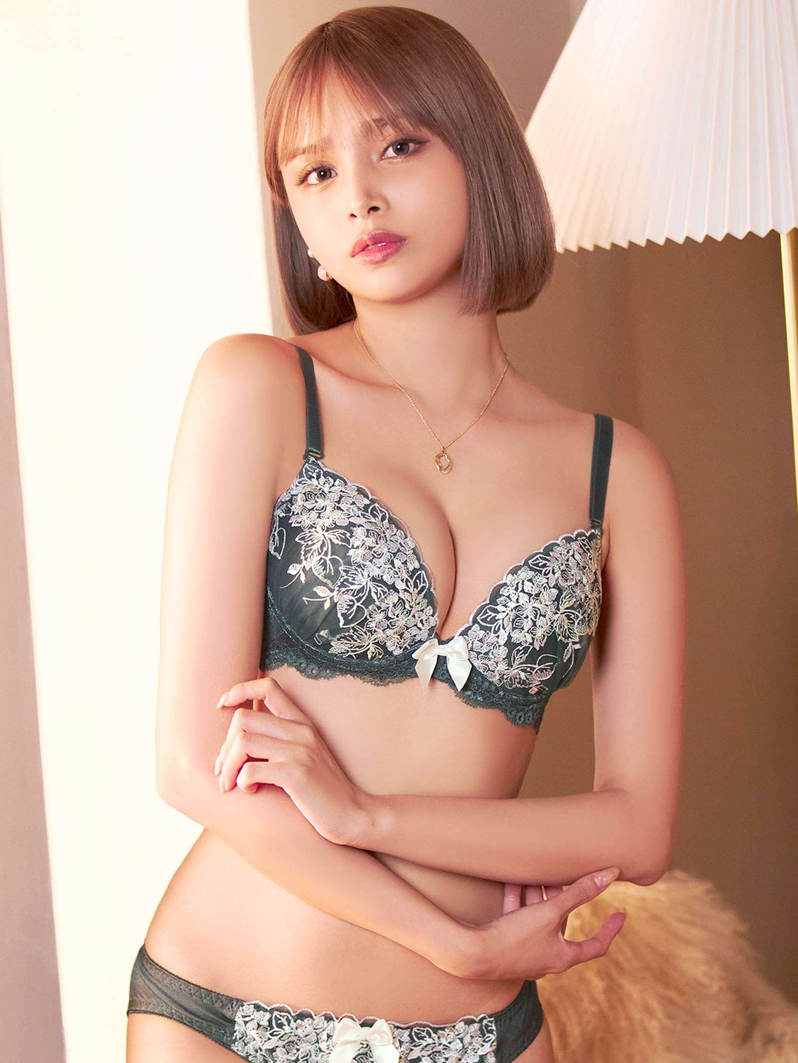 フェミニンフルーレットリボンブラジャー&フルバックショーツ