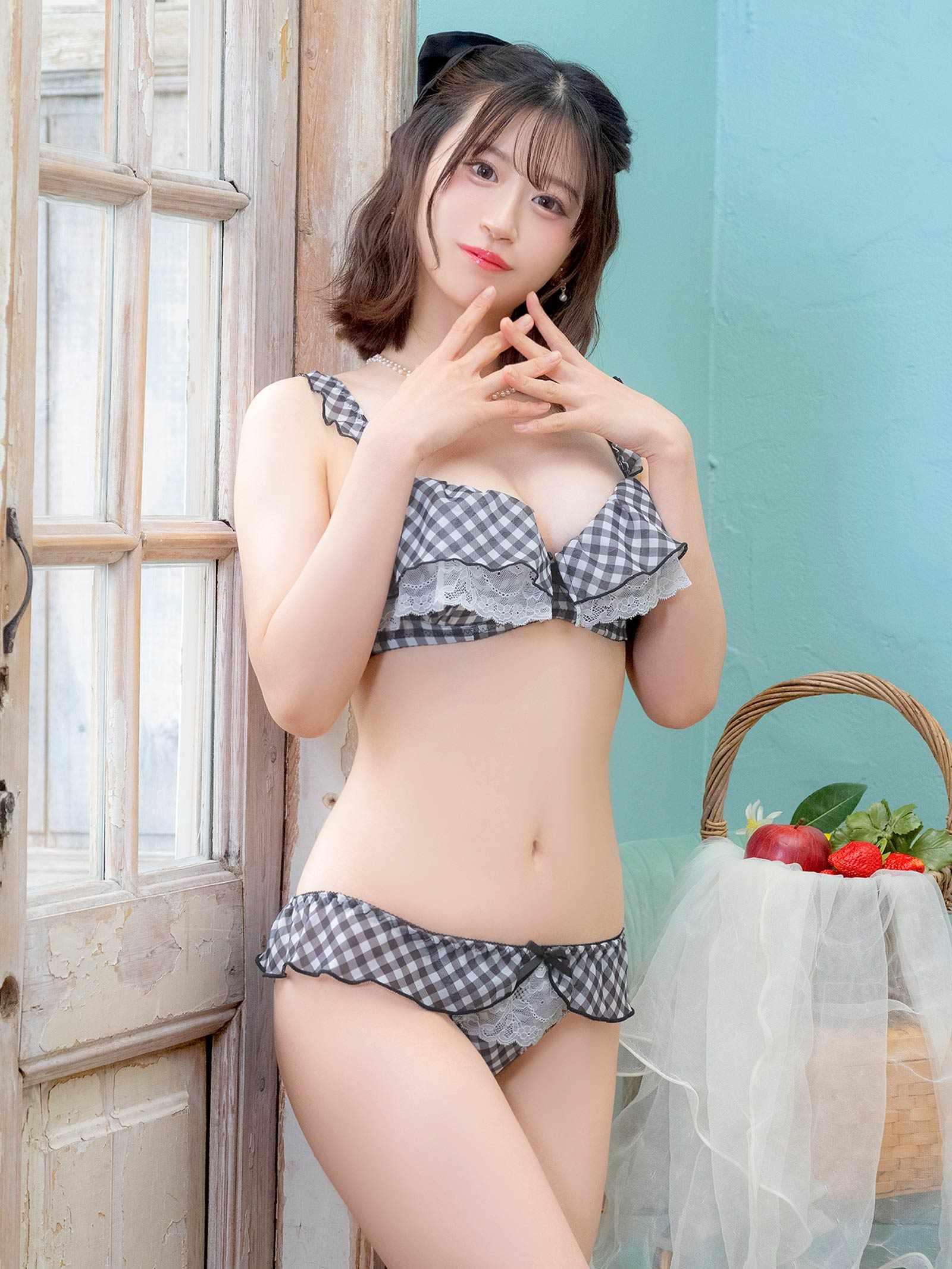 7/4新作!メルティギンガムフリルブラジャー&フルバックショーツ