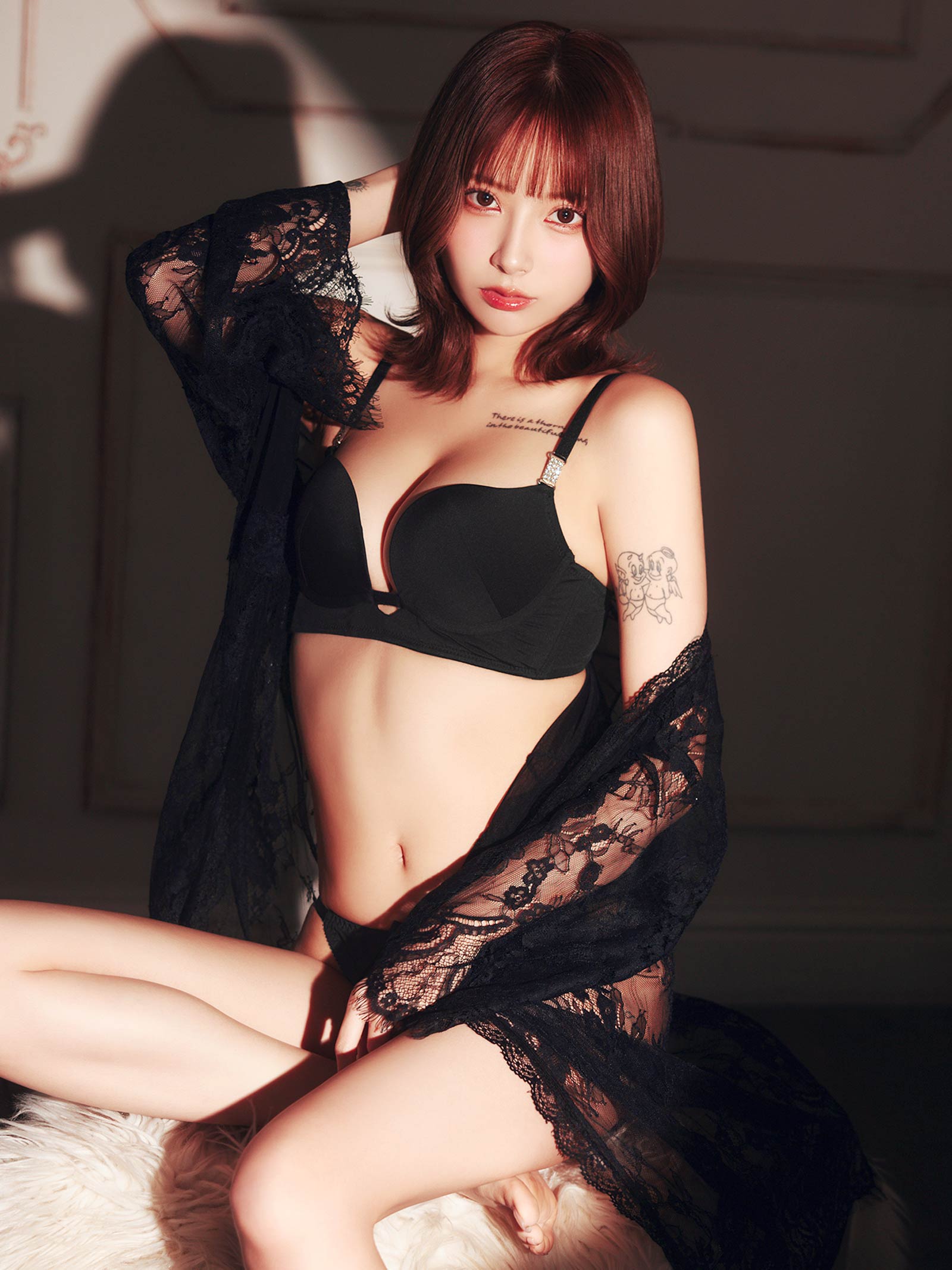 8/13新作!ワンカラージュエルチャーム育乳脇高ブラジャー&Tバックショーツ