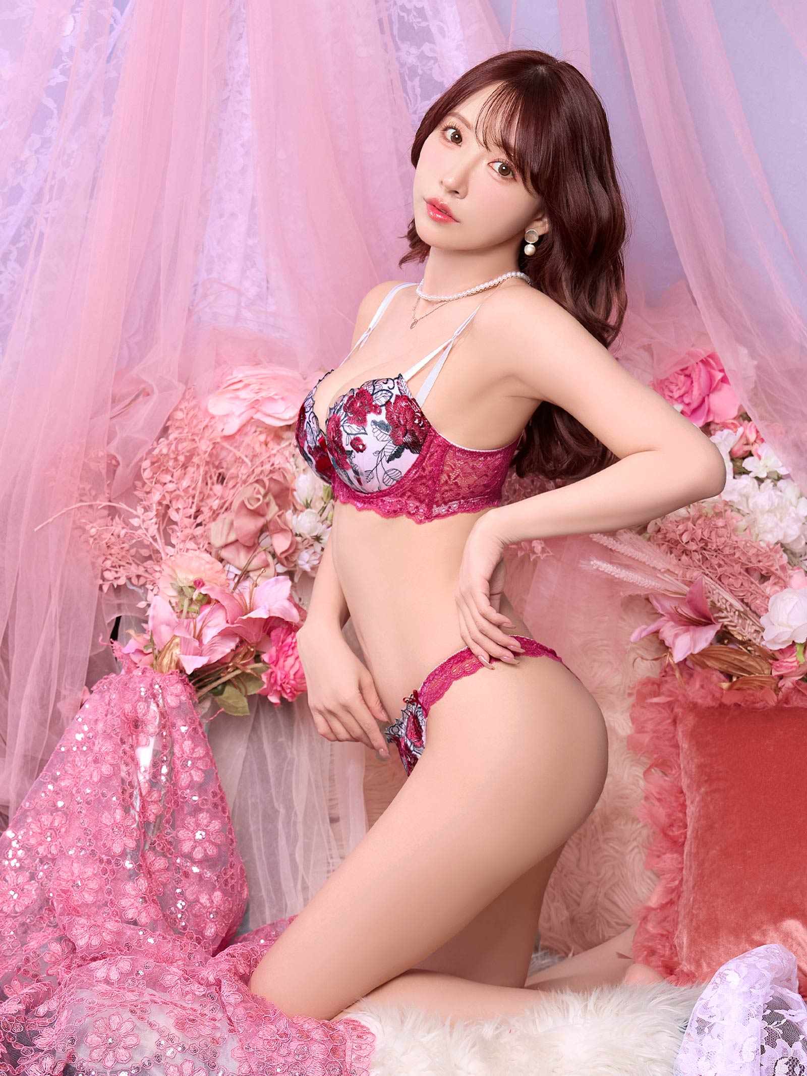 2/11再販!【三上悠亜着用】ゴージャスフラワーパール育乳脇高ブラジャー&Tバックショーツ - 【公式】247Lingerie