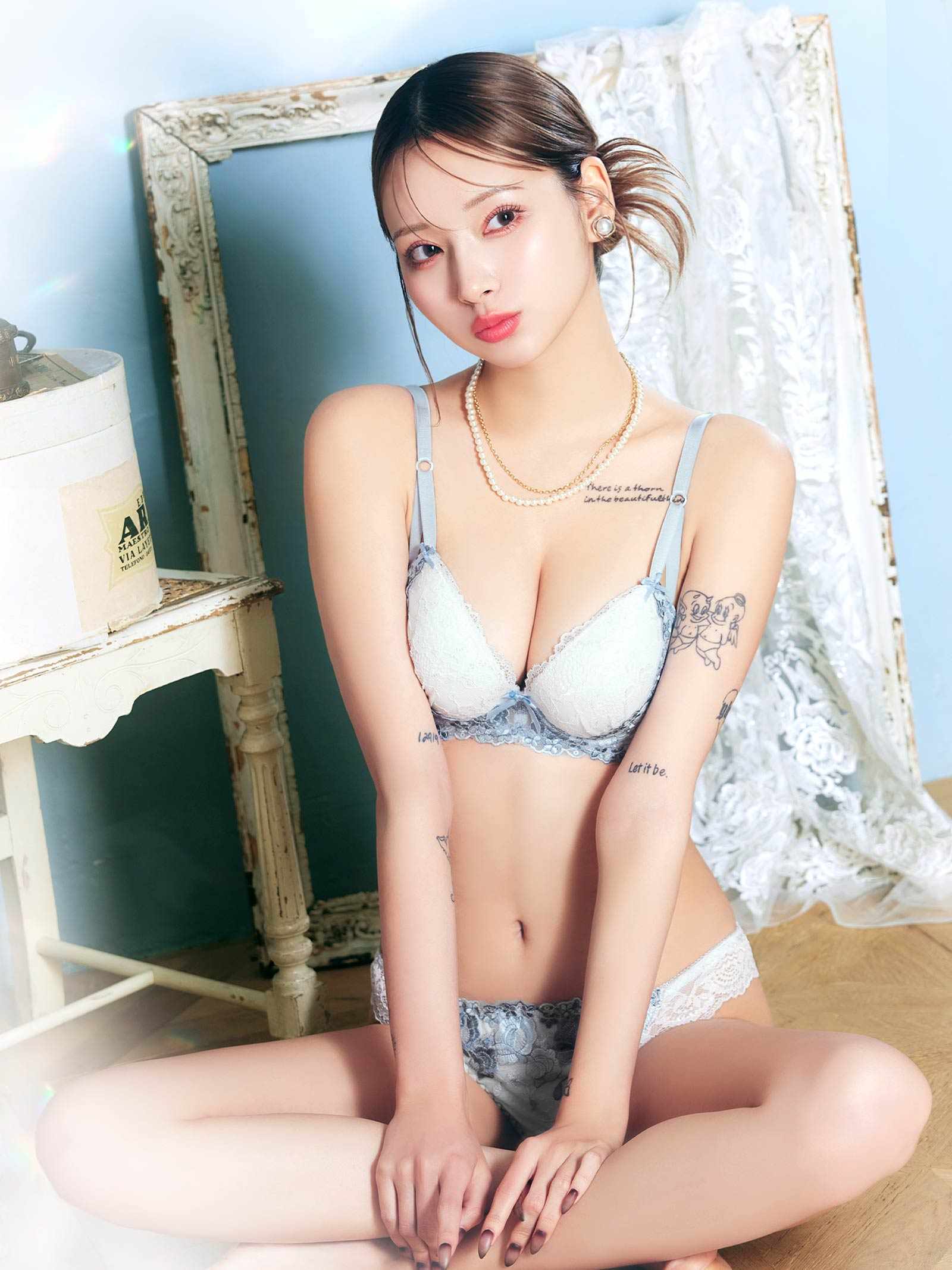 4/14新作!フェミニンレースブルーミング育乳脇高ブラジャー&フルバックショーツ