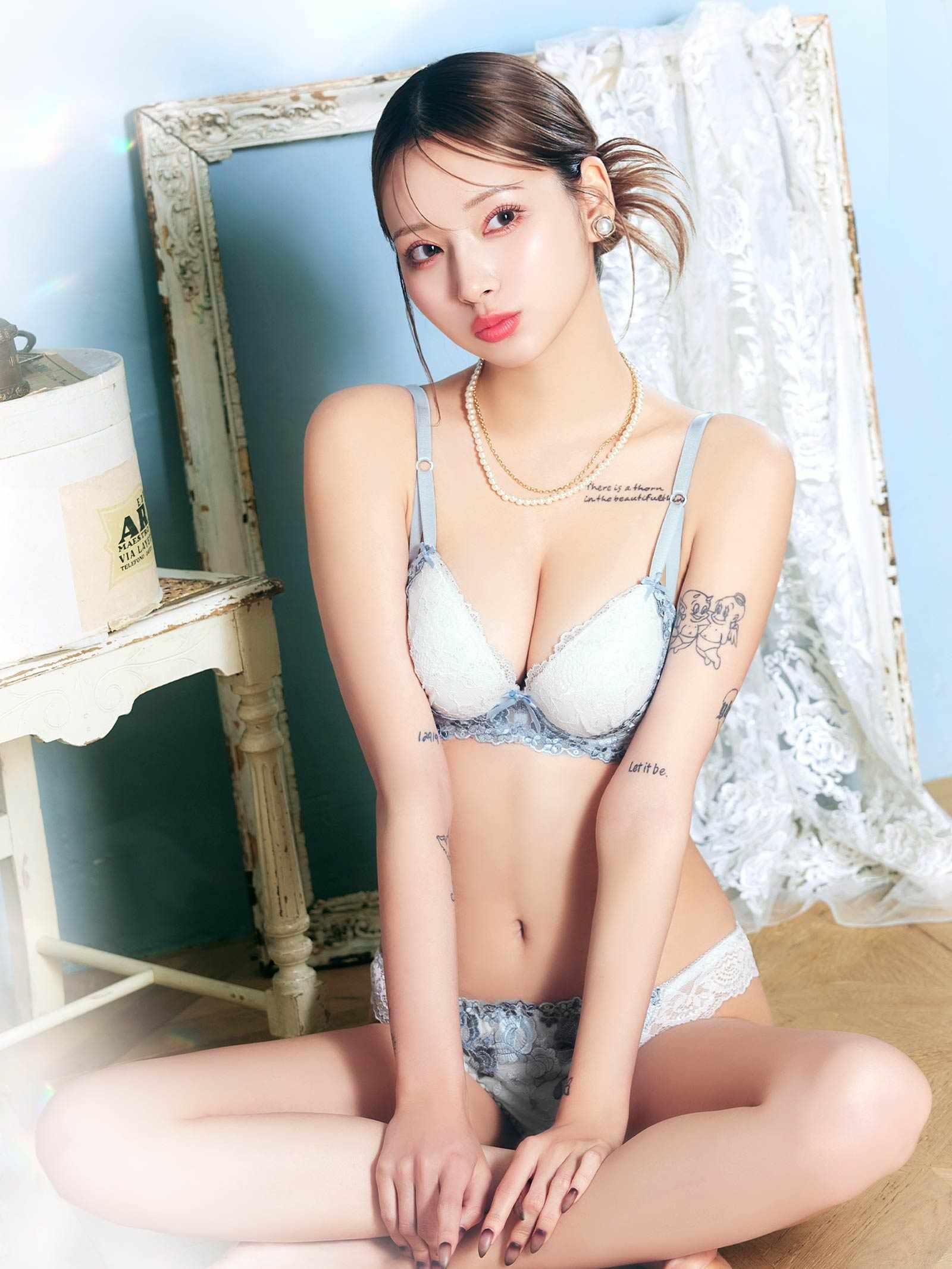 フェミニンレースブルーミング育乳脇高ブラジャー&フルバックショーツ - 【公式】247Lingerie
