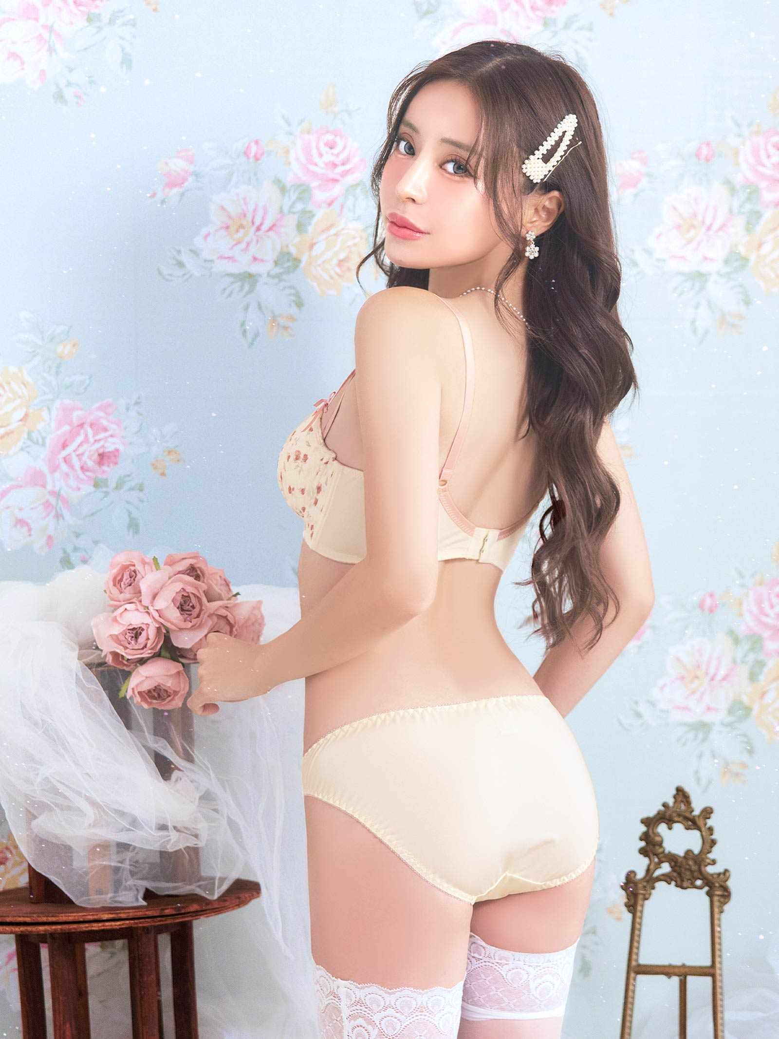 9/8新作!チャーミングフルールリボン育乳脇高ブラジャー&フルバックショーツ