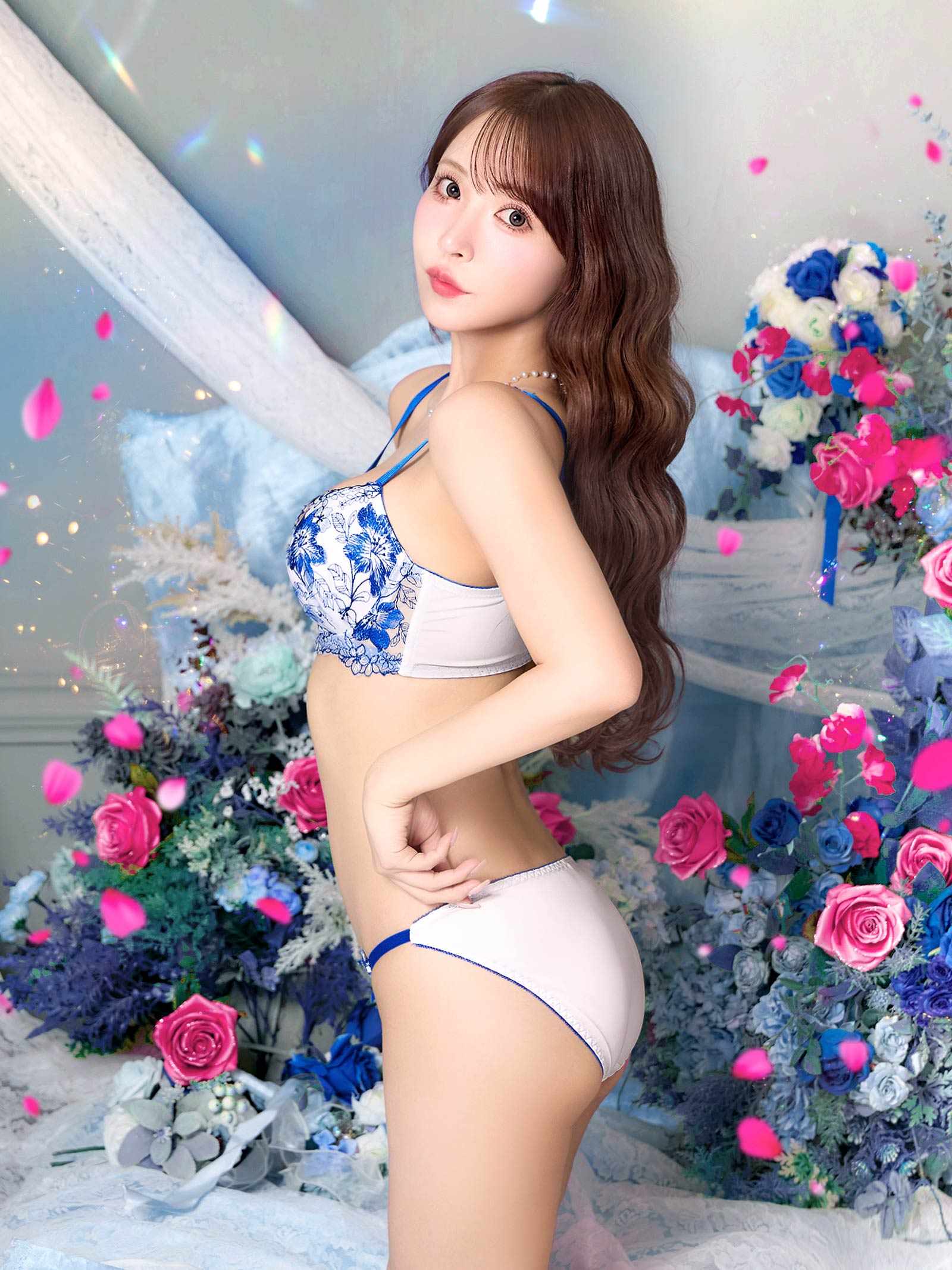 5/8新作!【三上悠亜着用】ビビッドブロッサムエンブロイダリー育乳脇高ブラジャー&フルバックショーツ