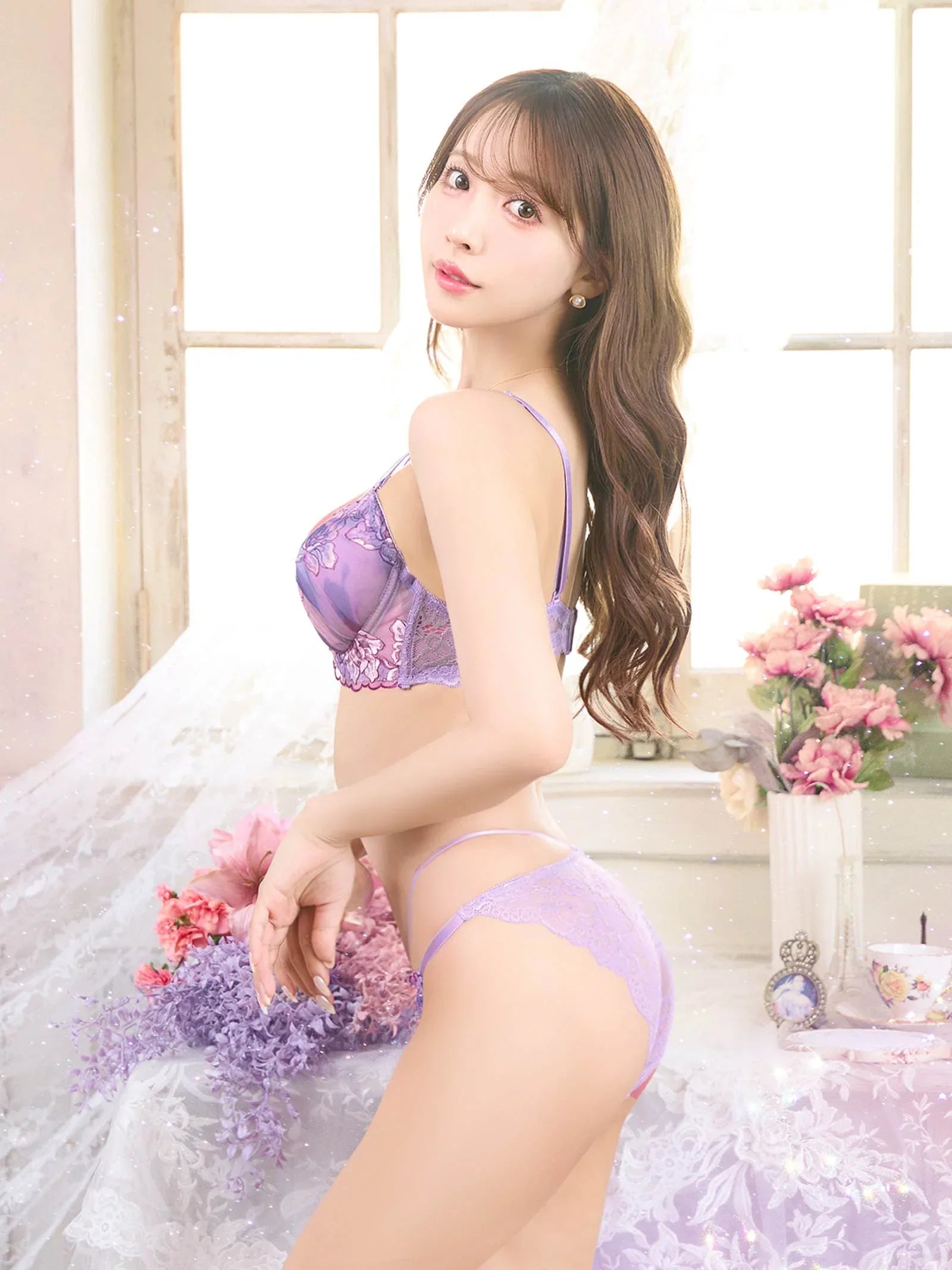 【三上悠亜着用】【EFサイズ】ルミエールフラワースカラップブラジャー&バック透けフルバックショーツ