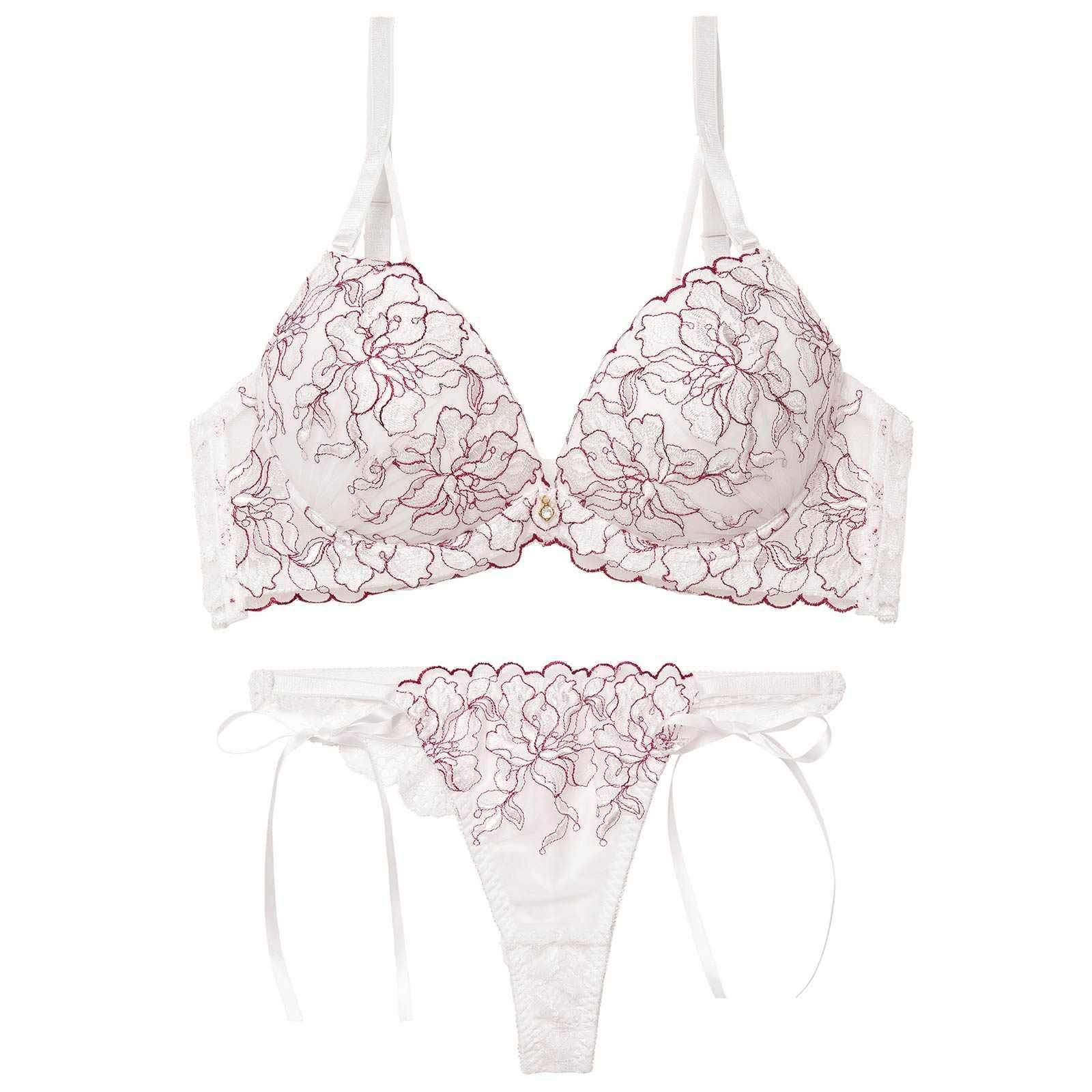 【かとゆり着用】レディブーケエンブロイダリーブラジャー&サイド紐バック透けTバックショーツ