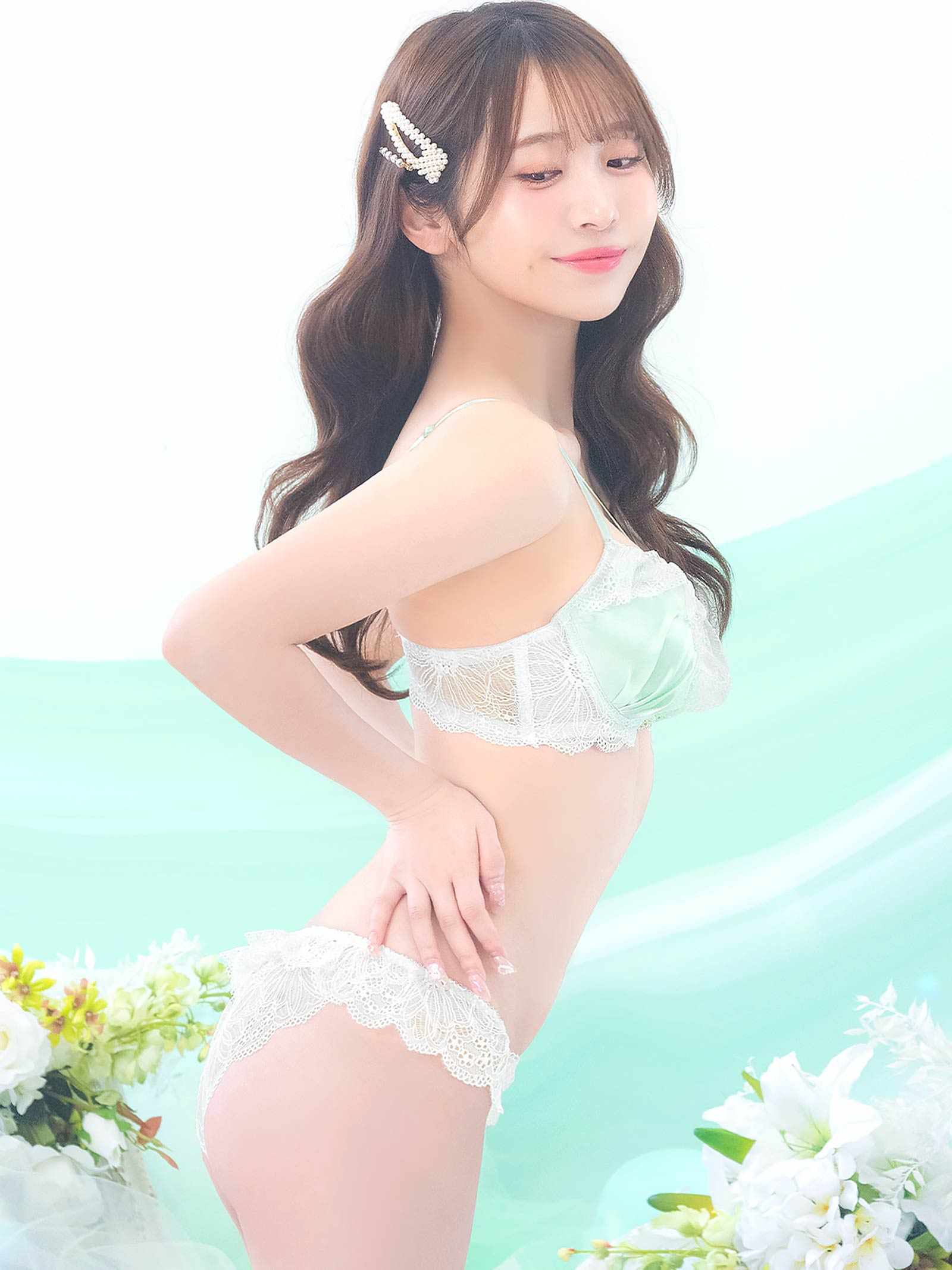 4/8新作!【かとゆり着用】【EFサイズ】ミルキーサテンレースブラジャー&バック透けフルバックショーツ