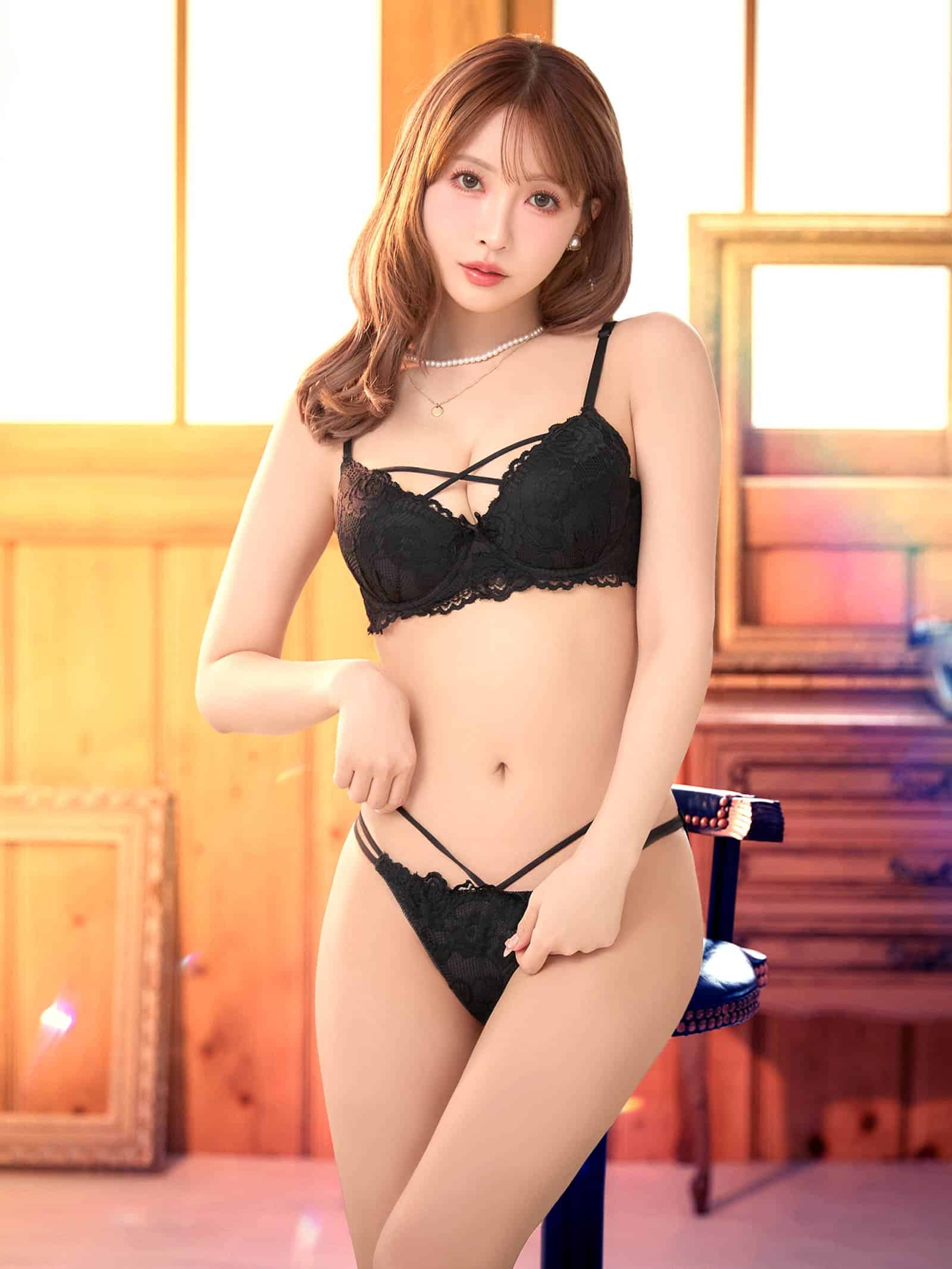 1/22再販!【三上悠亜着用】ローズレーシィストリング育乳脇高ブラジャー&バック透けフルバックショーツ - 【公式】247Lingerie