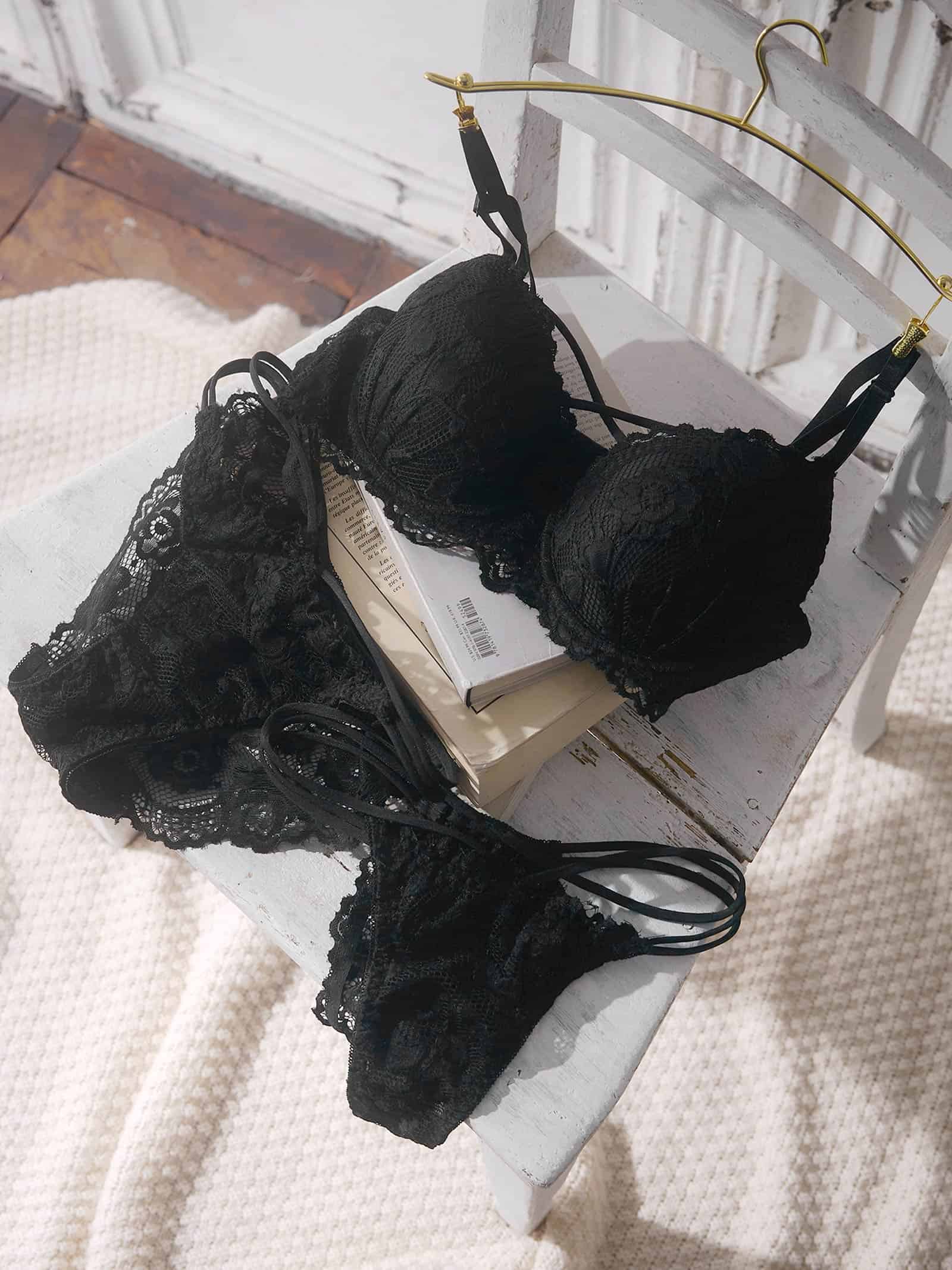 1/22再販!【三上悠亜着用】ローズレーシィストリング育乳脇高ブラジャー&バック透けフルバックショーツ - 【公式】247Lingerie