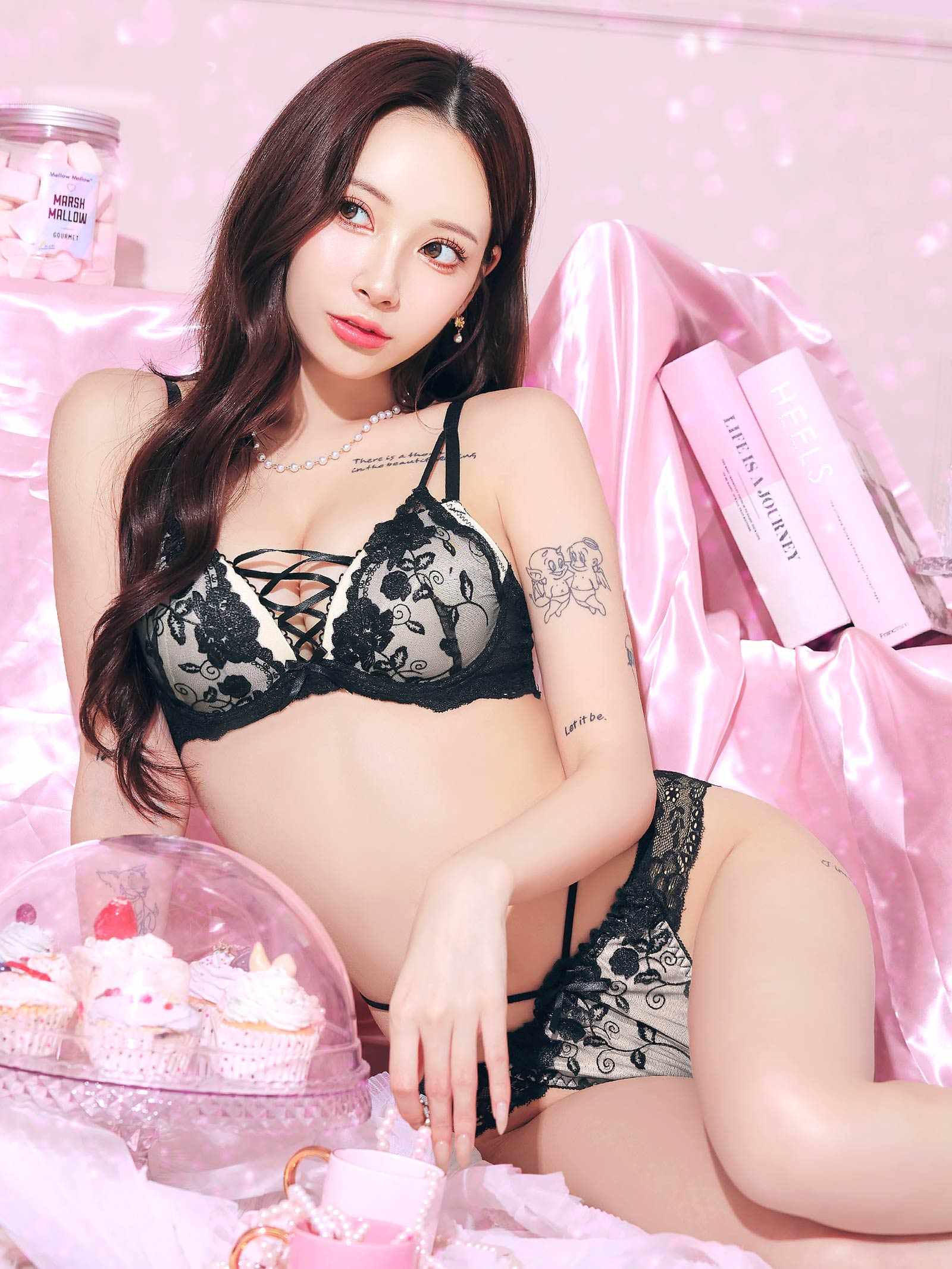 12/12新作!ノワールフラワーレースアップブラジャー&バック透けTバックショーツ