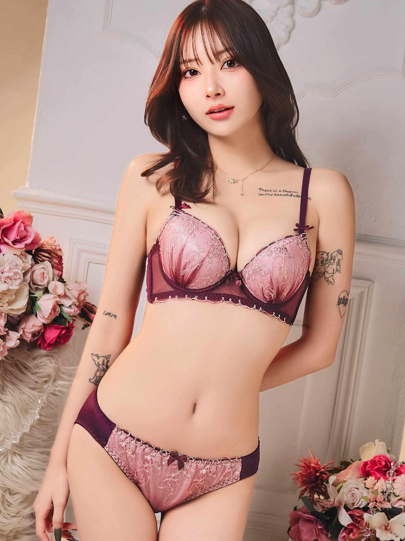 2/18新作!ダスティフラワーチュール育乳脇高ブラジャー&フルバックショーツ