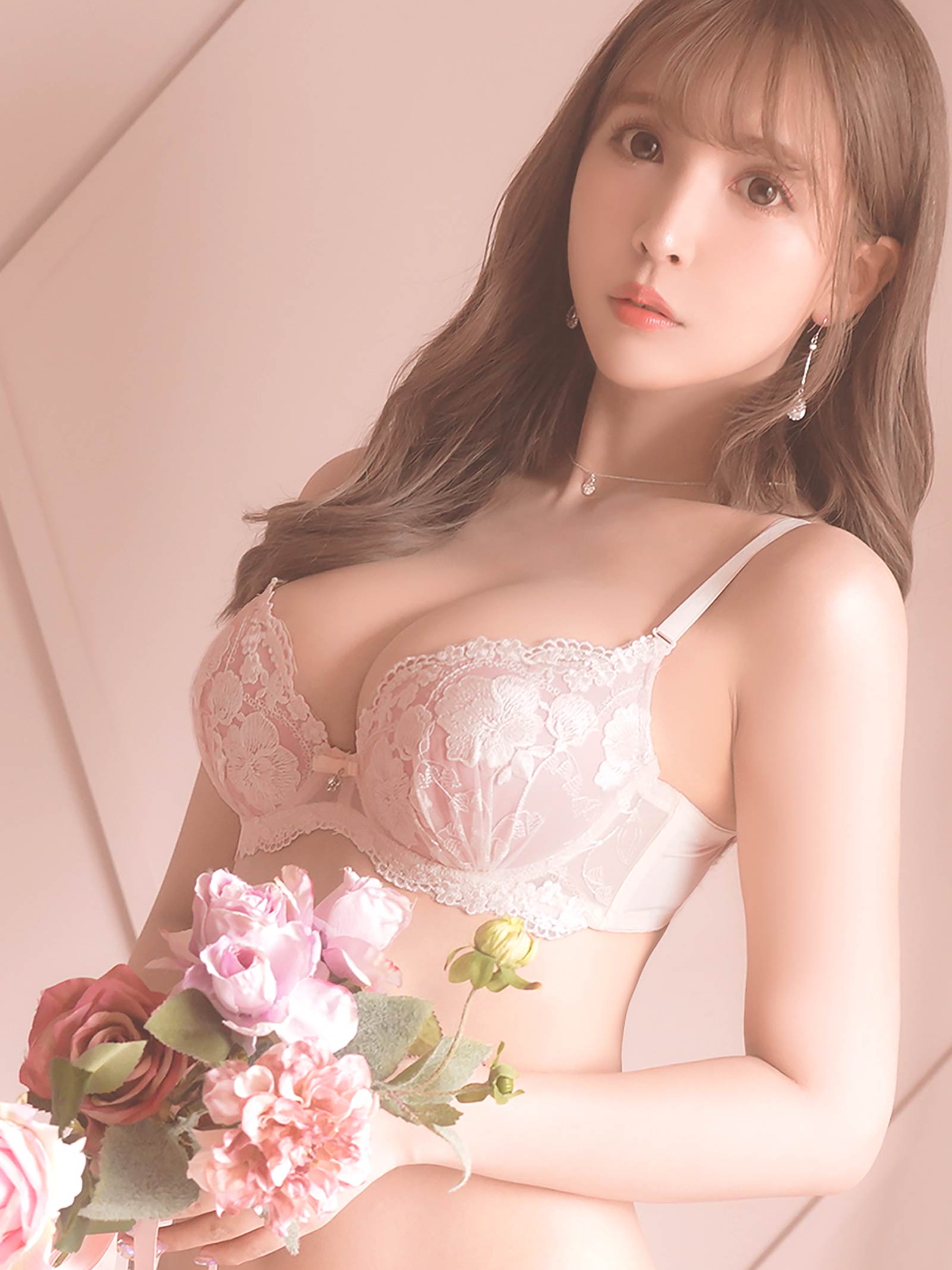 2/10再販!【三上悠亜着用】エレガンスフラワー刺繍ブラジャー&Tバックショーツ - 【公式】247Lingerie