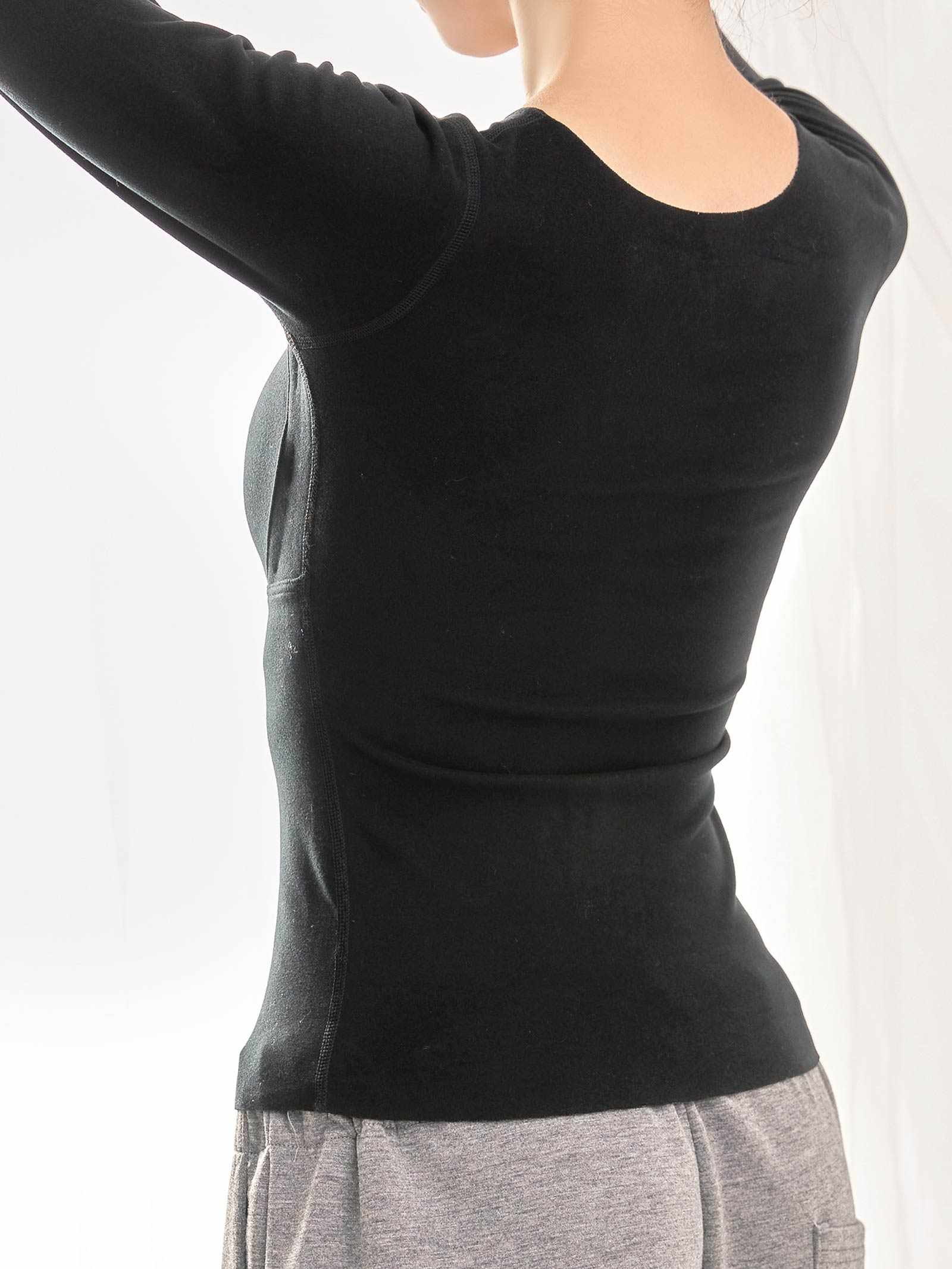 12/22新作!Vネック長袖カップ付きインナー