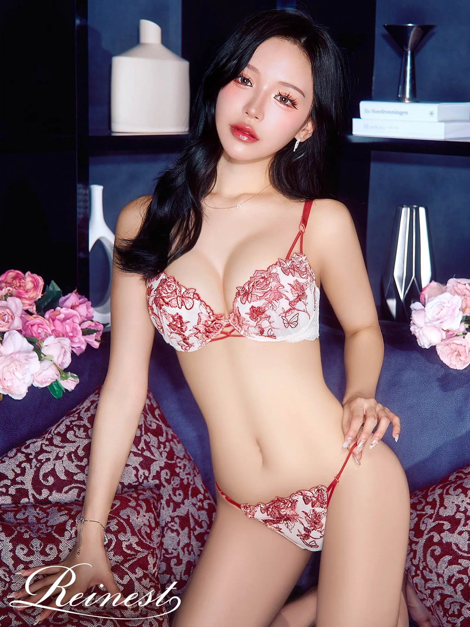 【Reinest】ノーブルバタフライローズブラジャー&バック透けTバックショーツ - 【公式】247Lingerie
