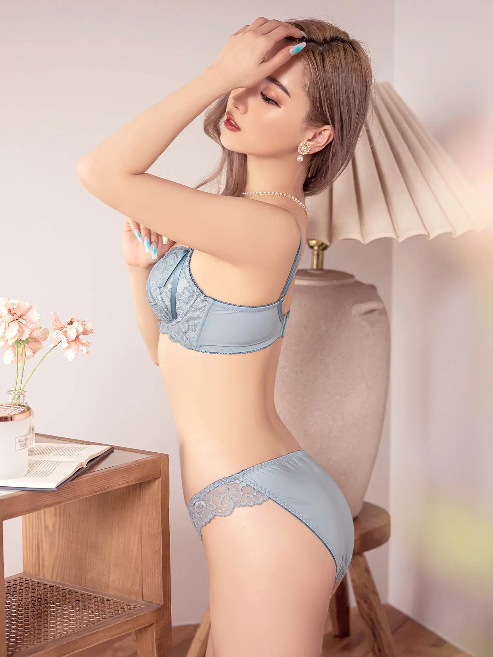 2/5再販!【ノンワイヤー】バイカラーラインフラワーレース育乳脇高ブラジャー&フルバックショーツ - 【公式】247Lingerie