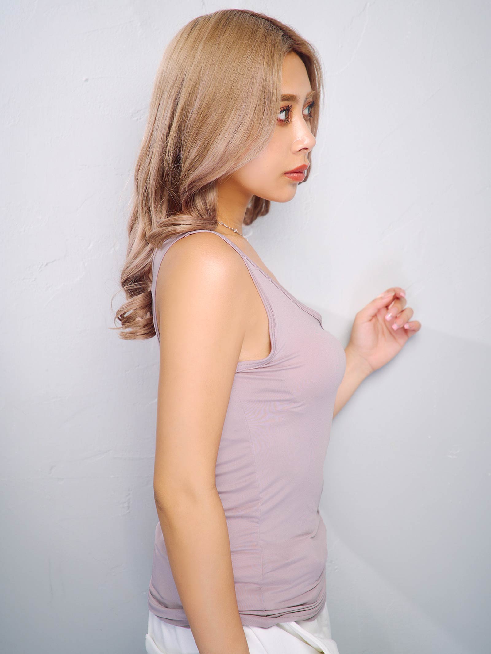 4/21新作!ワンカラースムースカップ付きタンクトップ