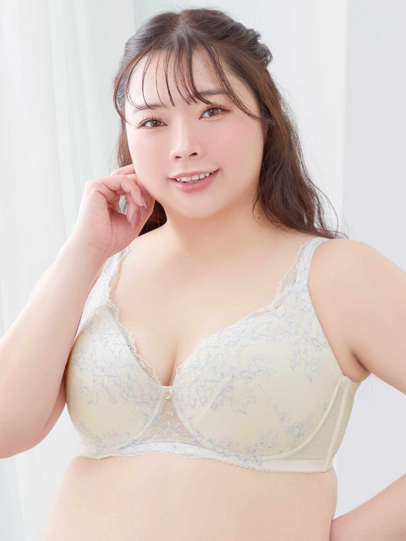 【予約:12月上旬より順次発送】【ダレノガレ明美プロデュース/GARRONE】Luxury Floral Bra ラグジュアリーフローラルブラ / OFFWHITE