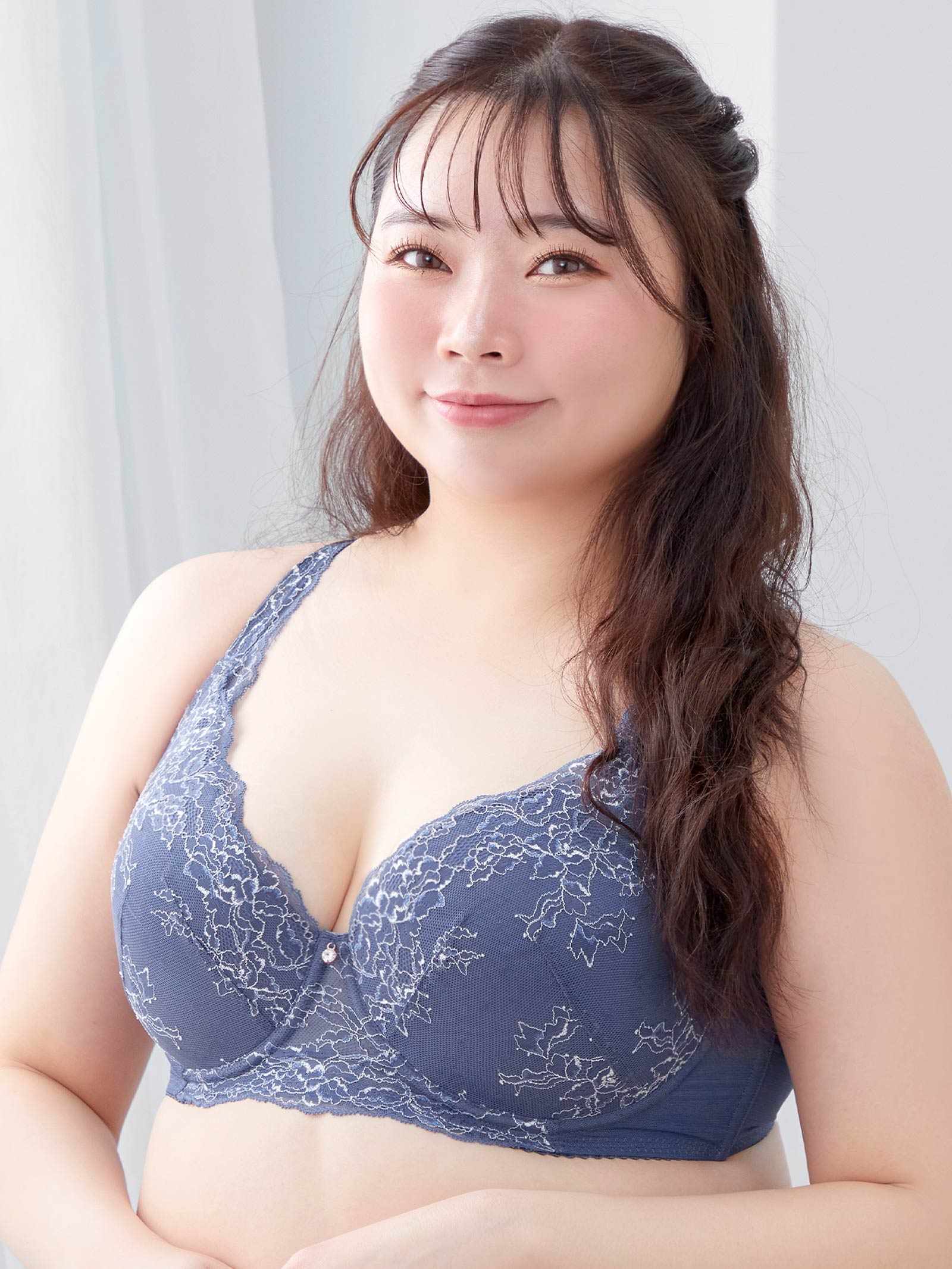 【予約:12月上旬より順次発送】【ダレノガレ明美プロデュース/GARRONE】Luxury Floral Bra ラグジュアリーフローラルブラ / BLUE