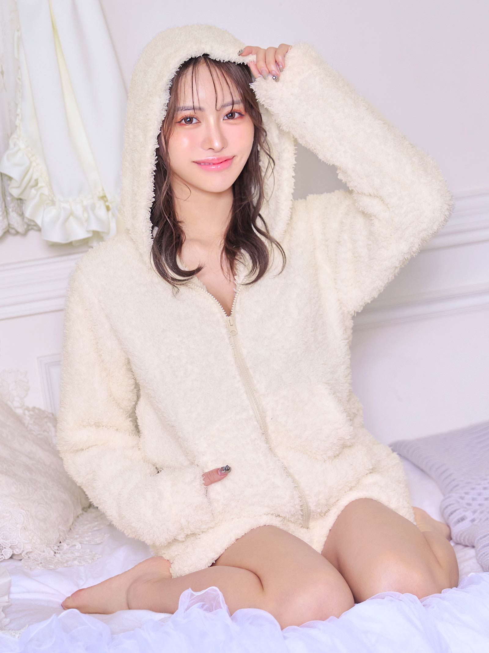 もこもこシャギーフード付きパーカー&ショートパンツルームウェア