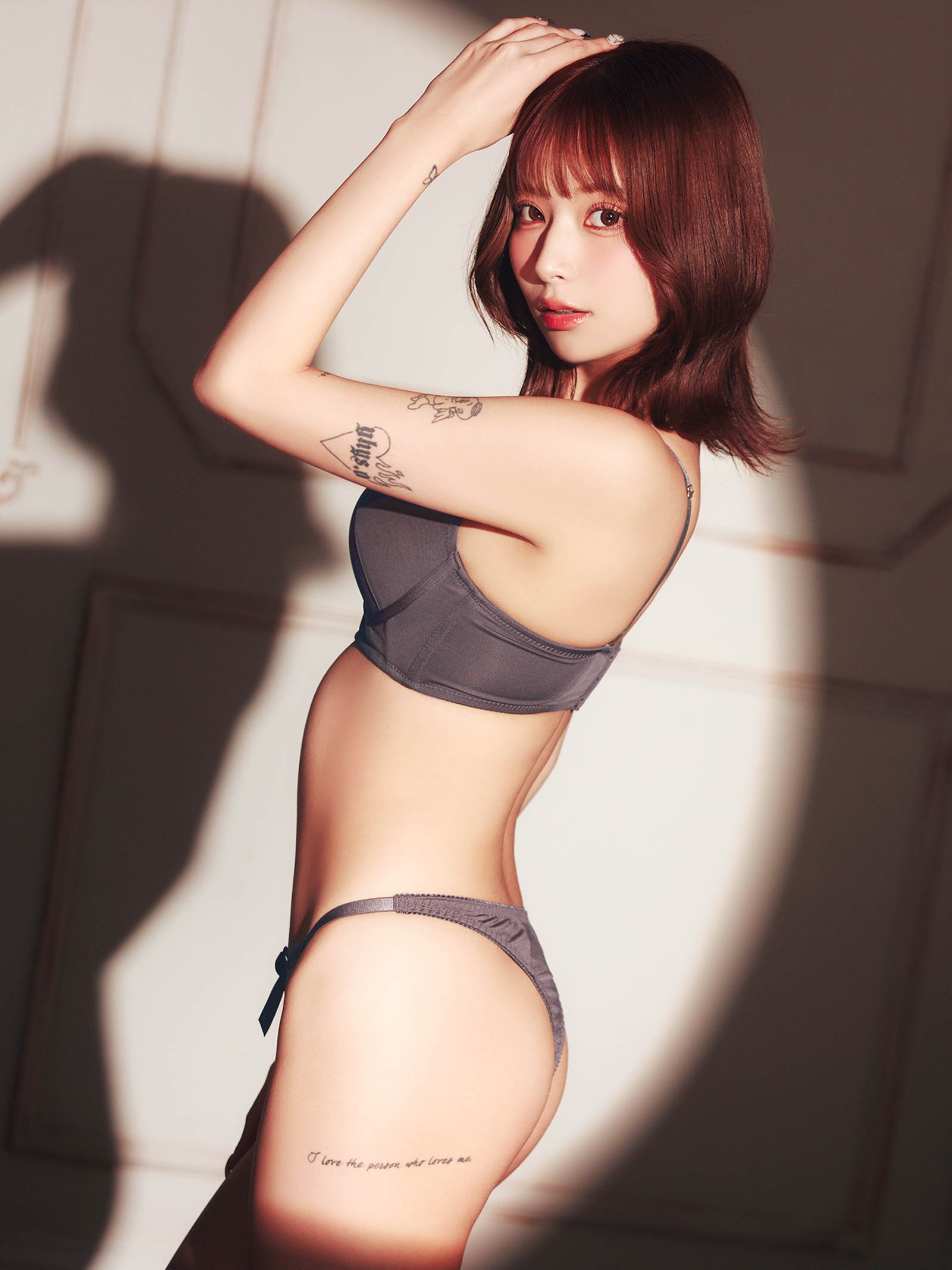 8/13新作!ワンカラージュエルチャーム育乳脇高ブラジャー&Tバックショーツ