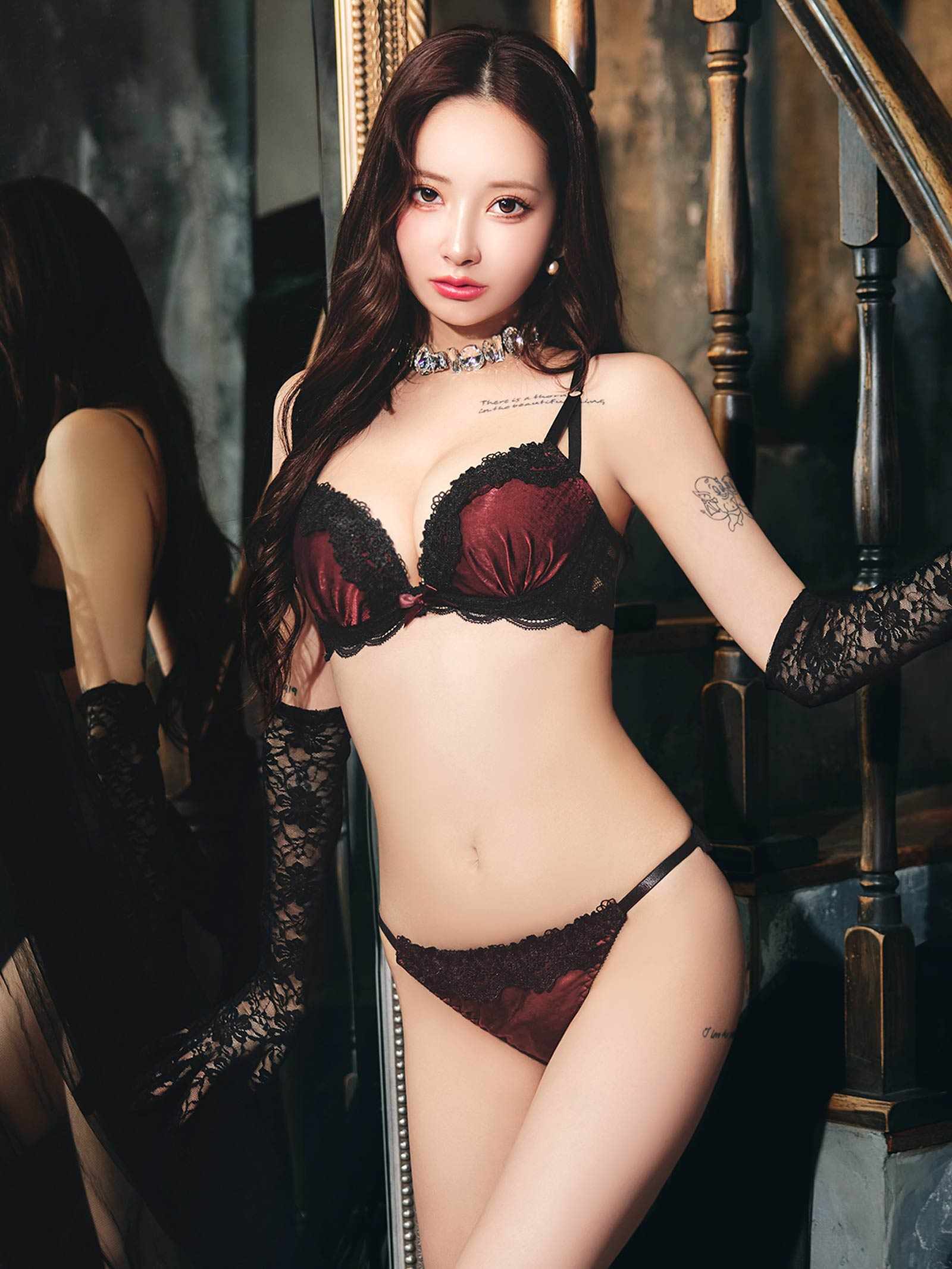 11/28新作!【EFサイズ】シックサテンレーシィ育乳脇高ブラジャー&バック透けTバックショーツ