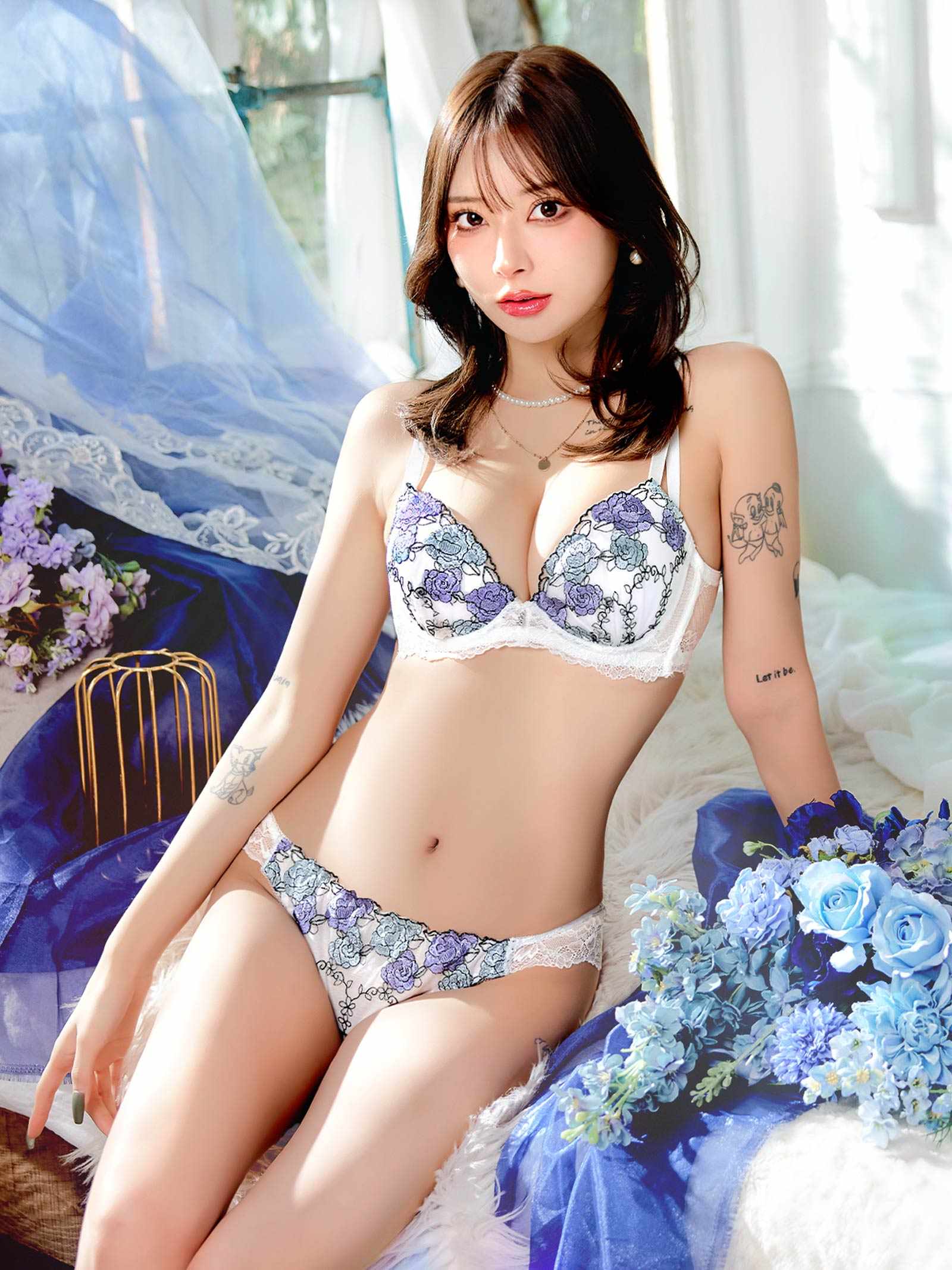 【EFサイズ】ルミナスローズエンブロイダリー育乳脇高ブラジャー&フルバックショーツ