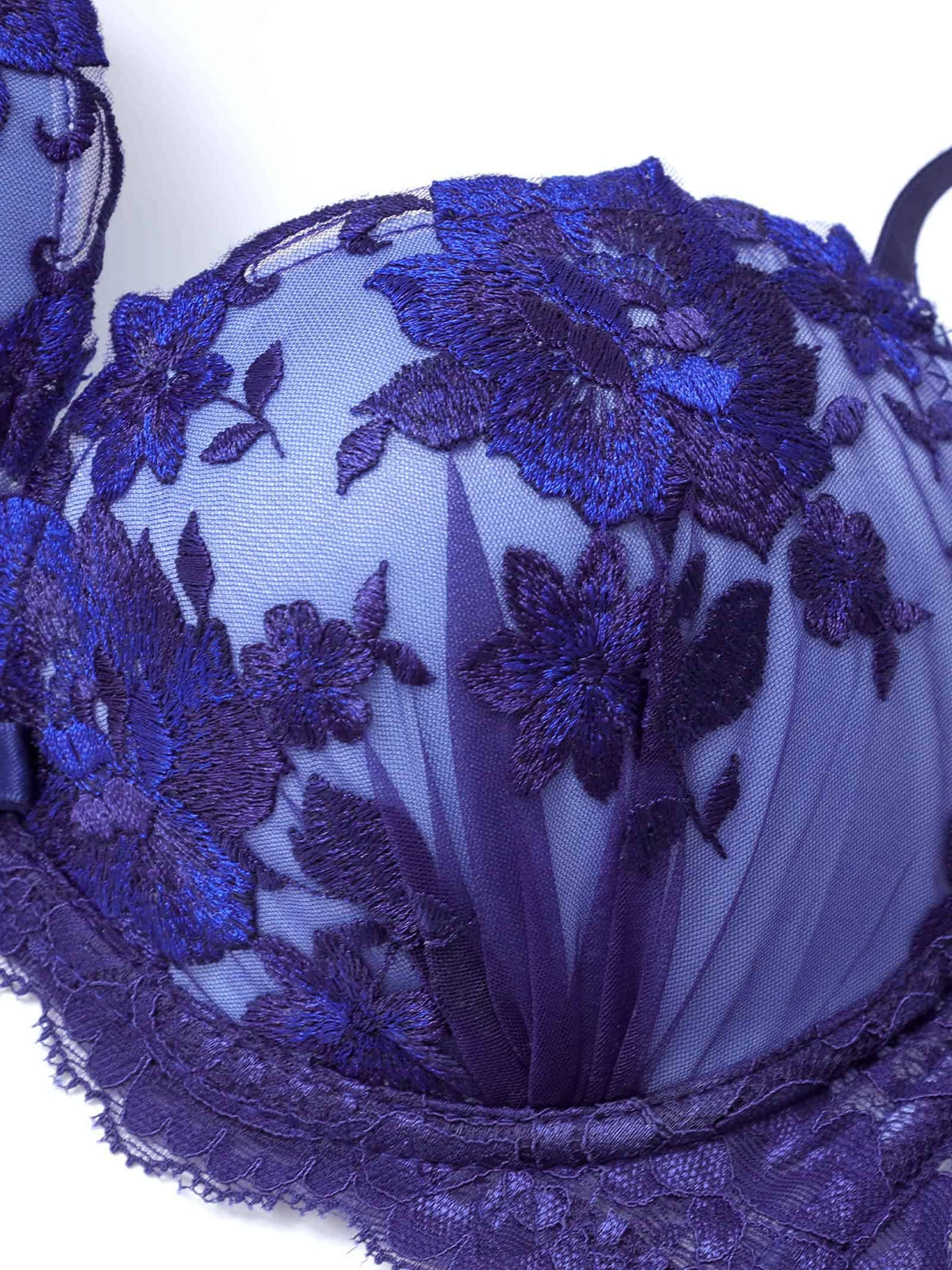 10/5新作!【三上悠亜着用】センシュアルシアーローズ育乳脇高ブラジャー&バック透けフルバックショーツ