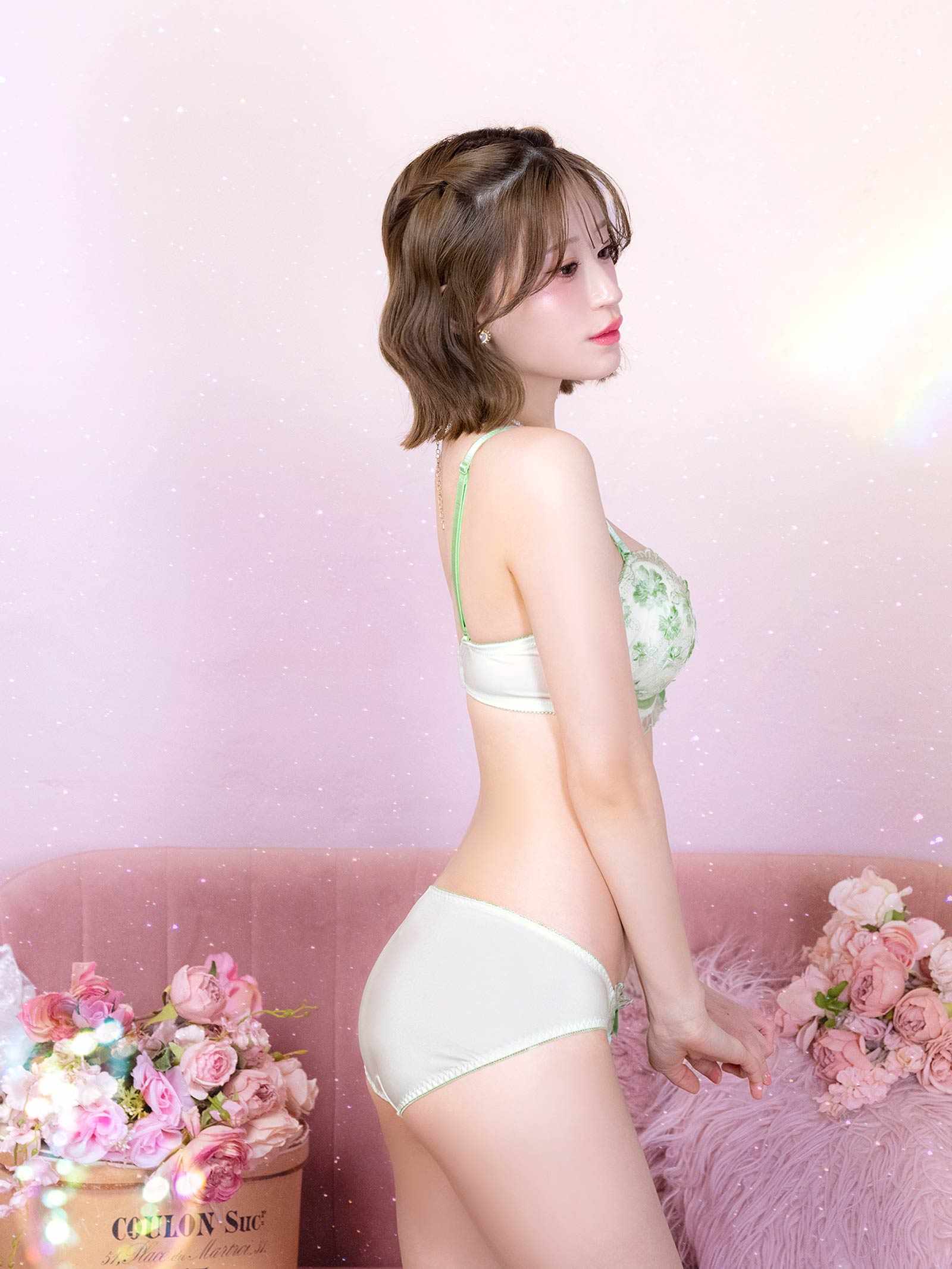 4/13新作!キュートフラワーフリルブラジャー&フルバックショーツ