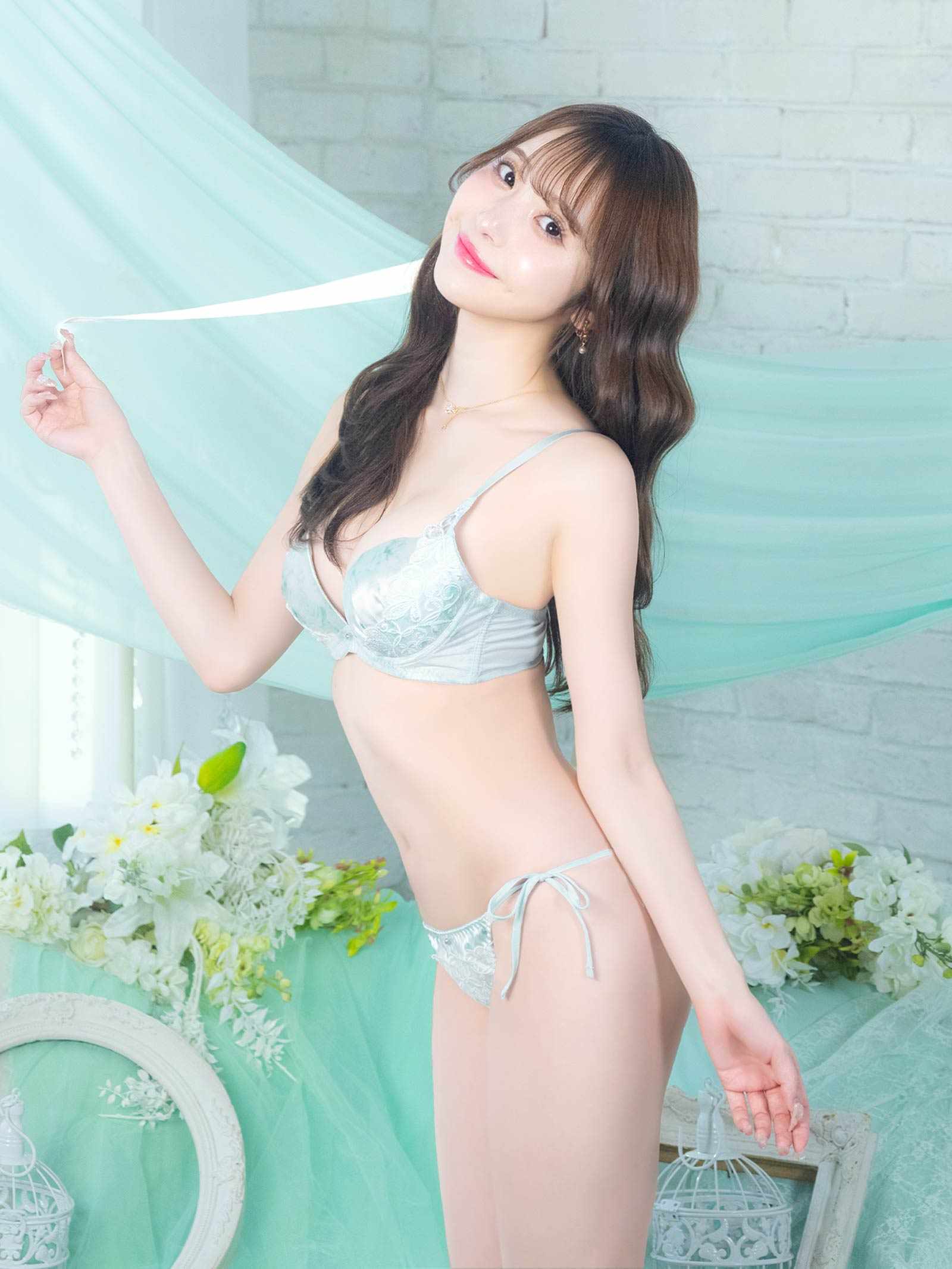 4/1新作!【かとゆり着用】エフェメラルバタフライロゼブラジャー&サイド紐Tバックショーツ