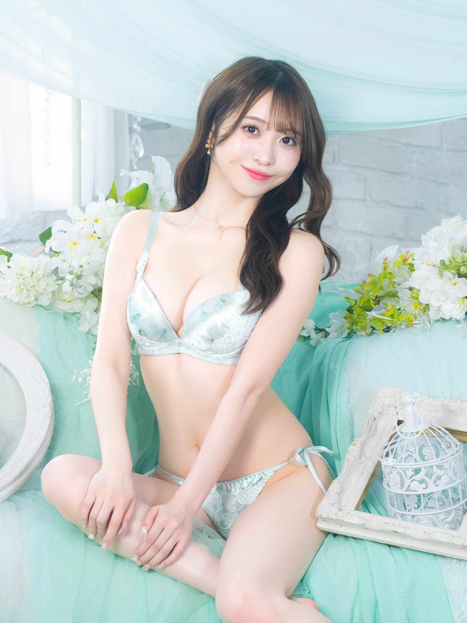 4/1新作!【かとゆり着用】エフェメラルバタフライロゼブラジャー&サイド紐Tバックショーツ