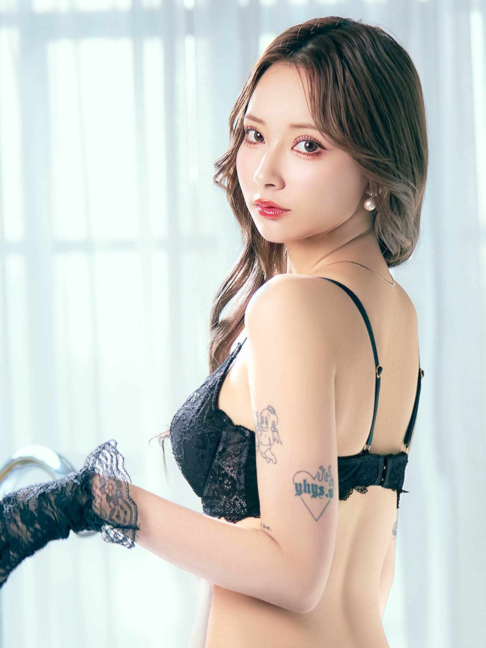 8/11新作!リュクスシアークロスブラジャー&フルバックショーツ