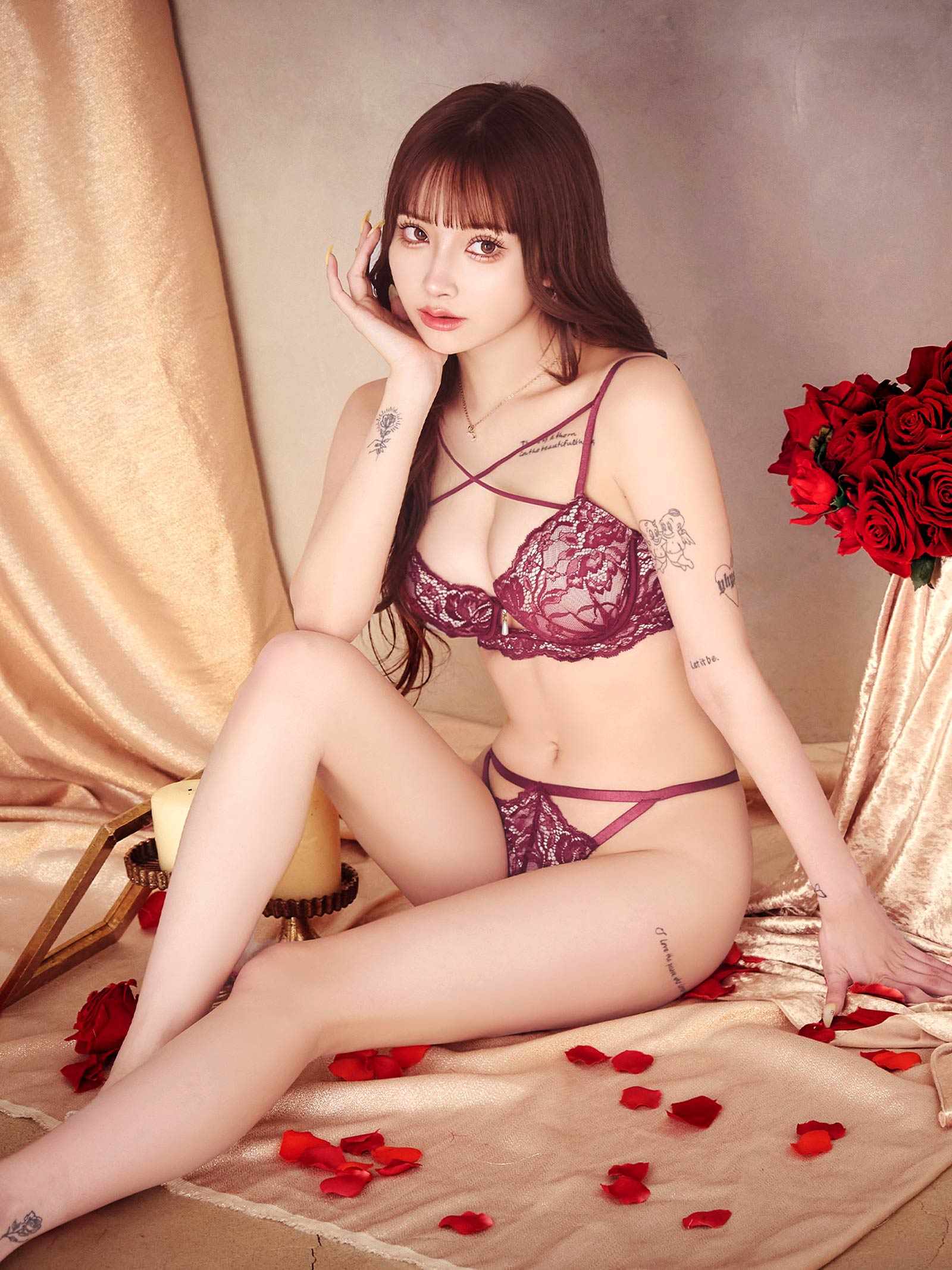 10/10新作!ラビッシュレースストリング育乳脇高ブラジャー&バック透けTバックショーツ