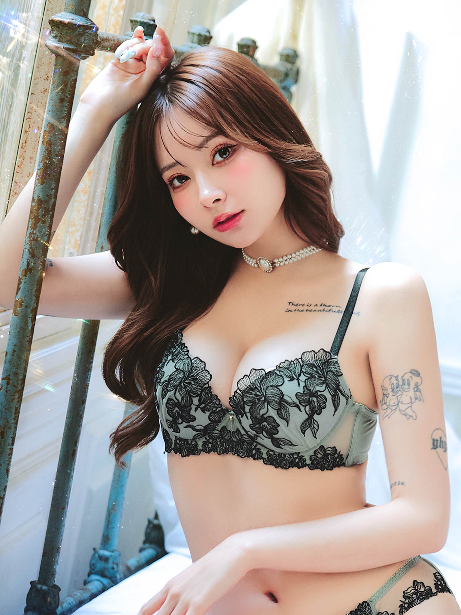 4/10新作!ノーブルシャドウフラワーブラジャー&フルバックショーツ